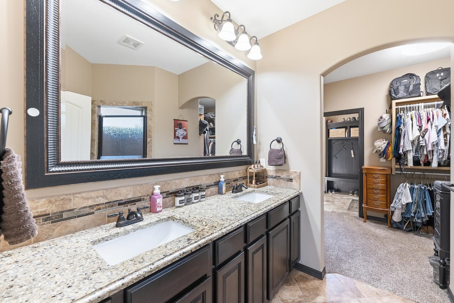 2319 S Vintage Dr Property Photo 15