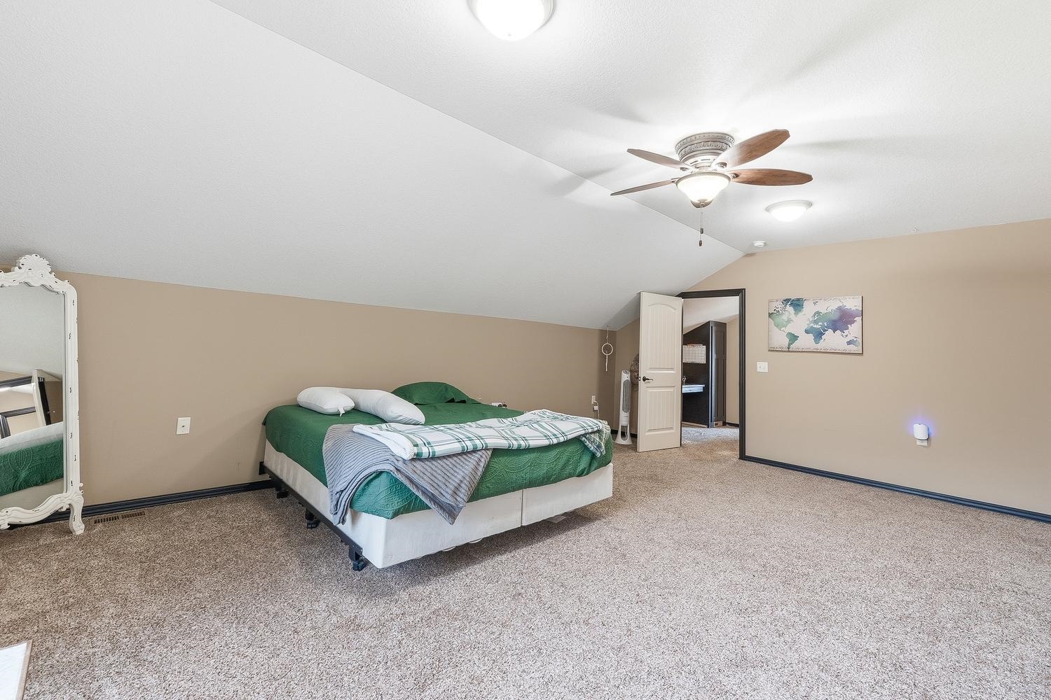 2319 S Vintage Dr Property Photo 22