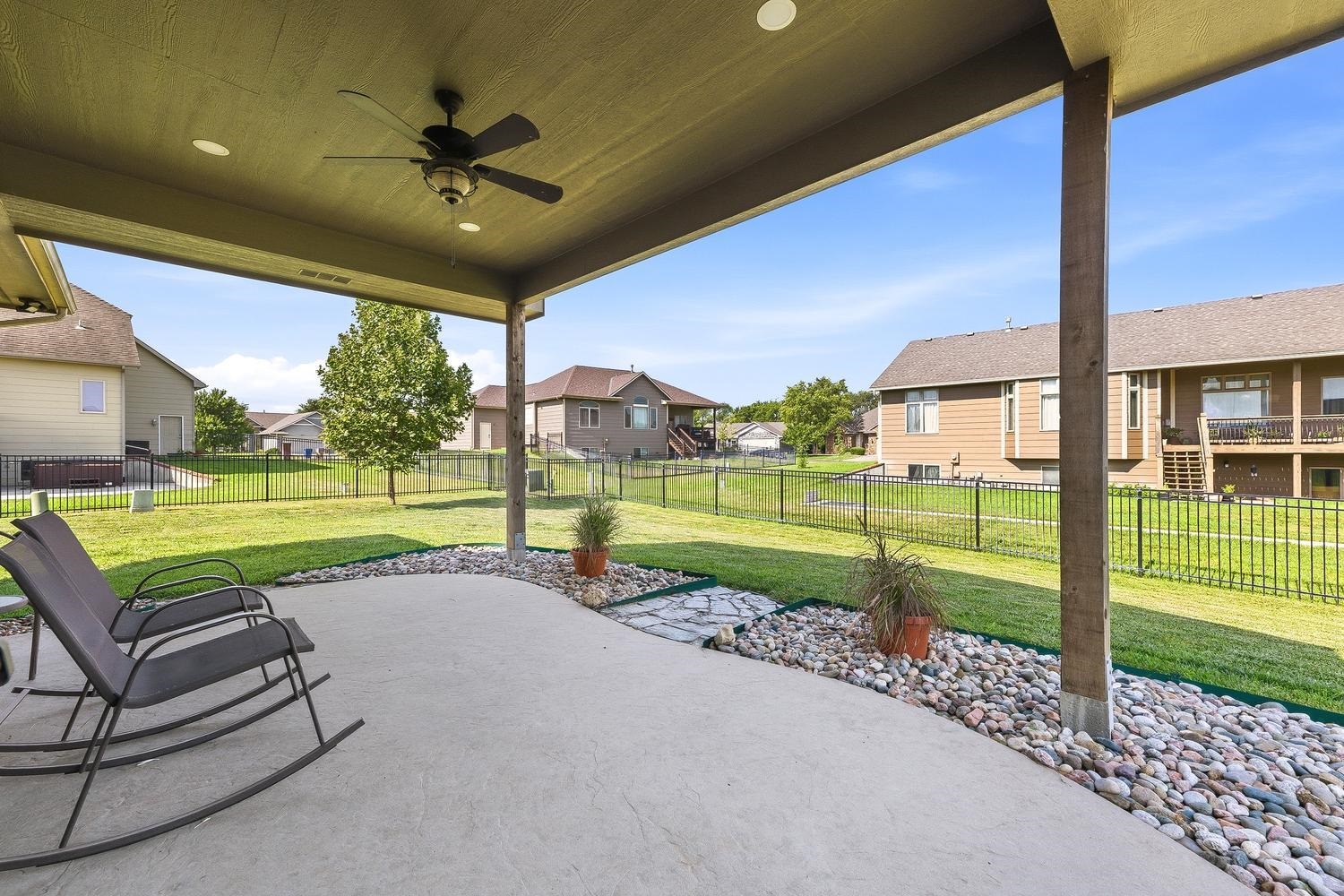 2319 S Vintage Dr Property Photo 33