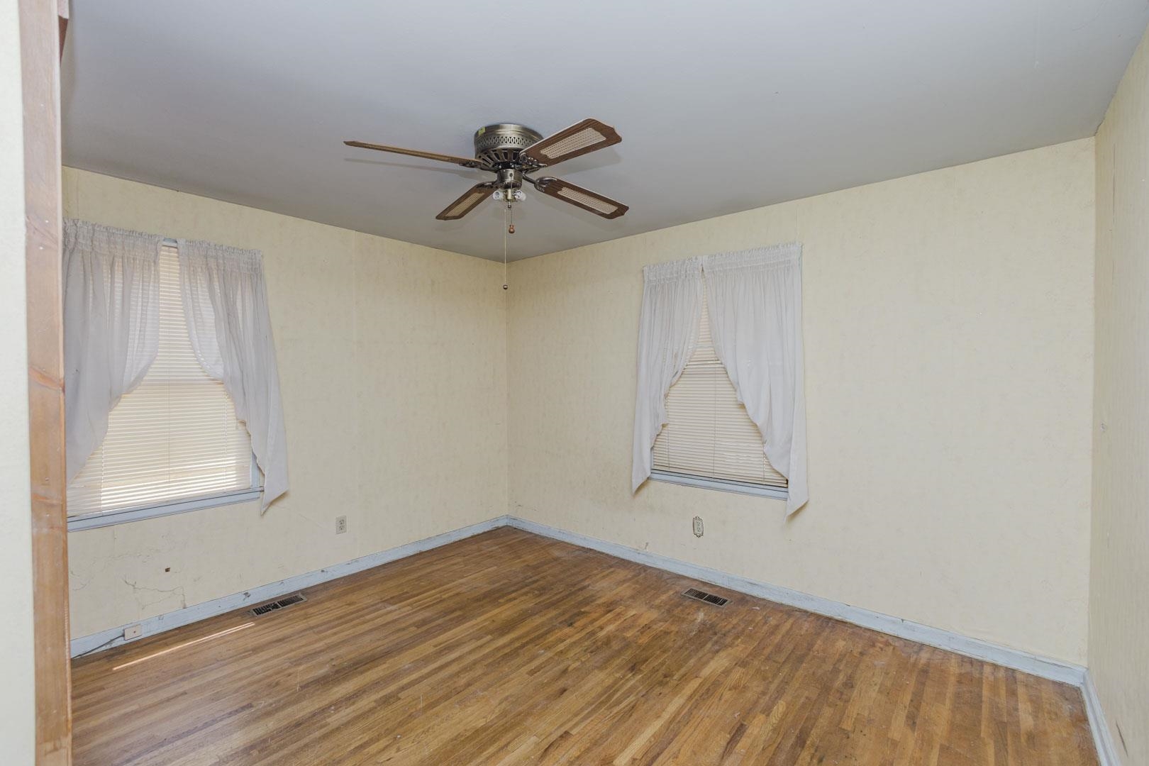 1120 Pineridge St. Property Photo 15