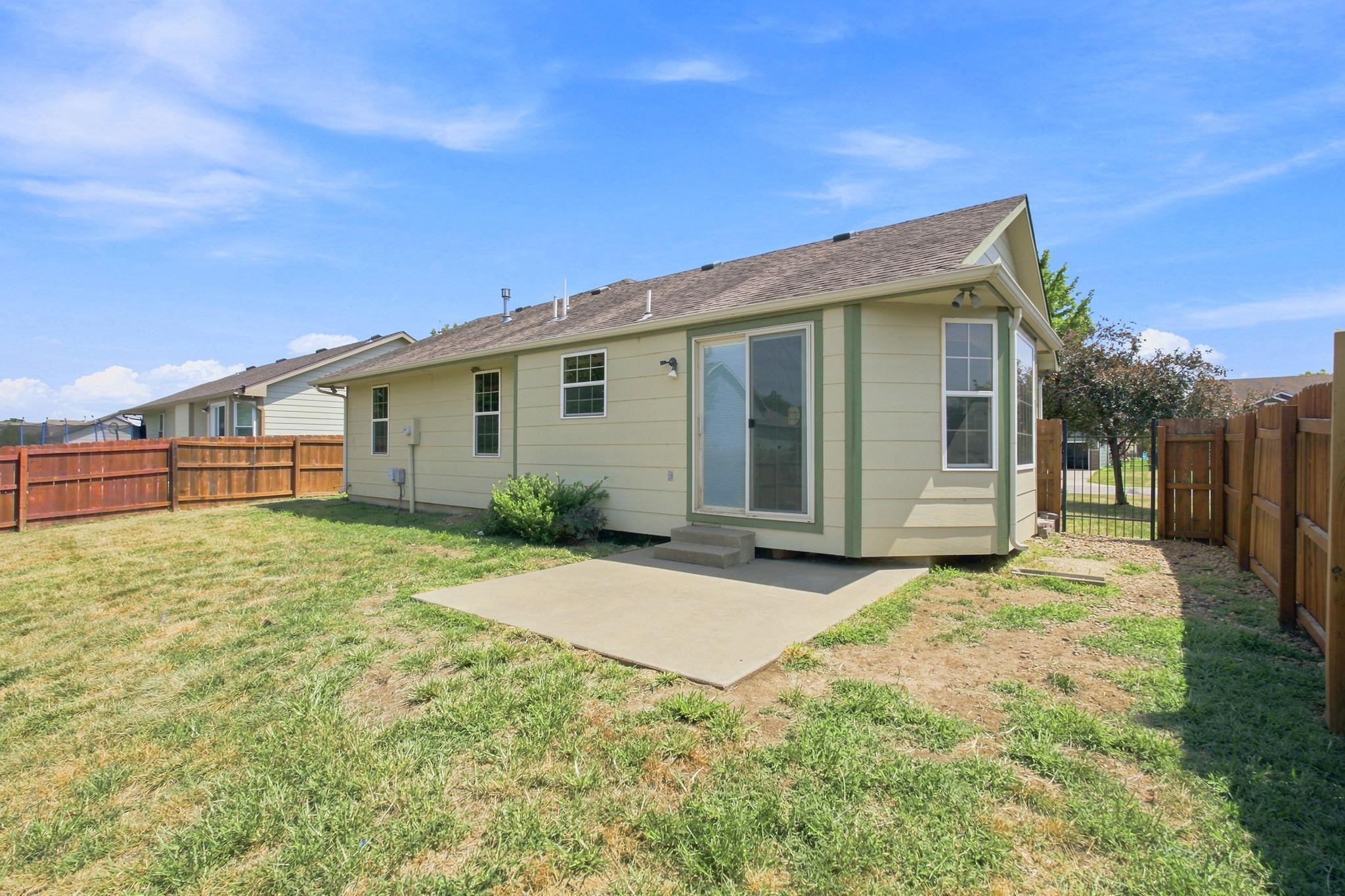2646 E Cambridge St Property Photo 33