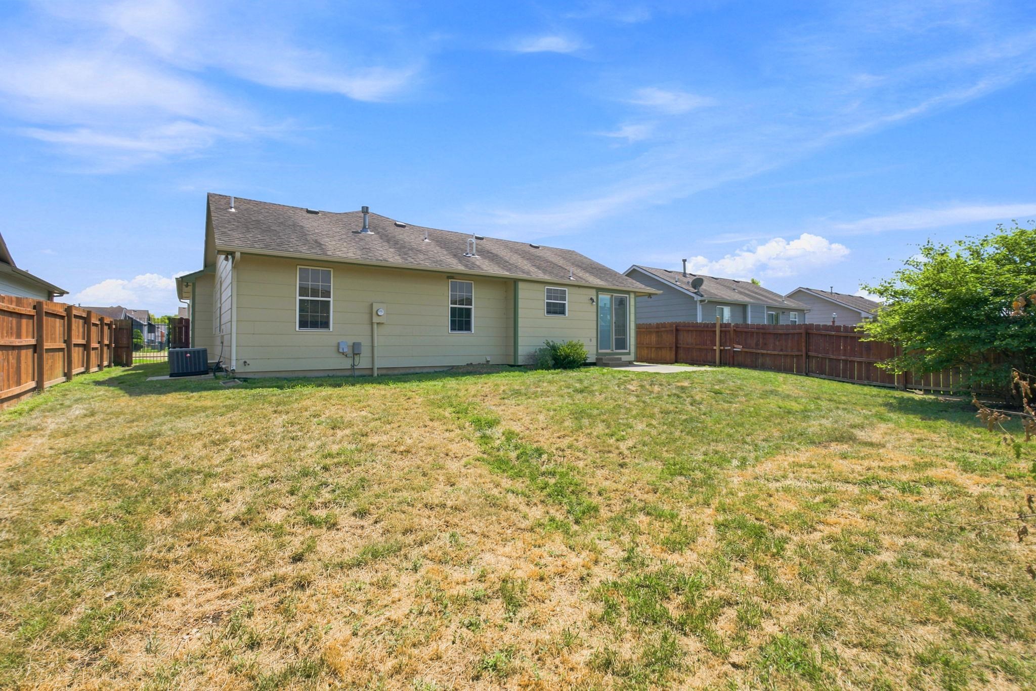 2646 E Cambridge St Property Photo 34