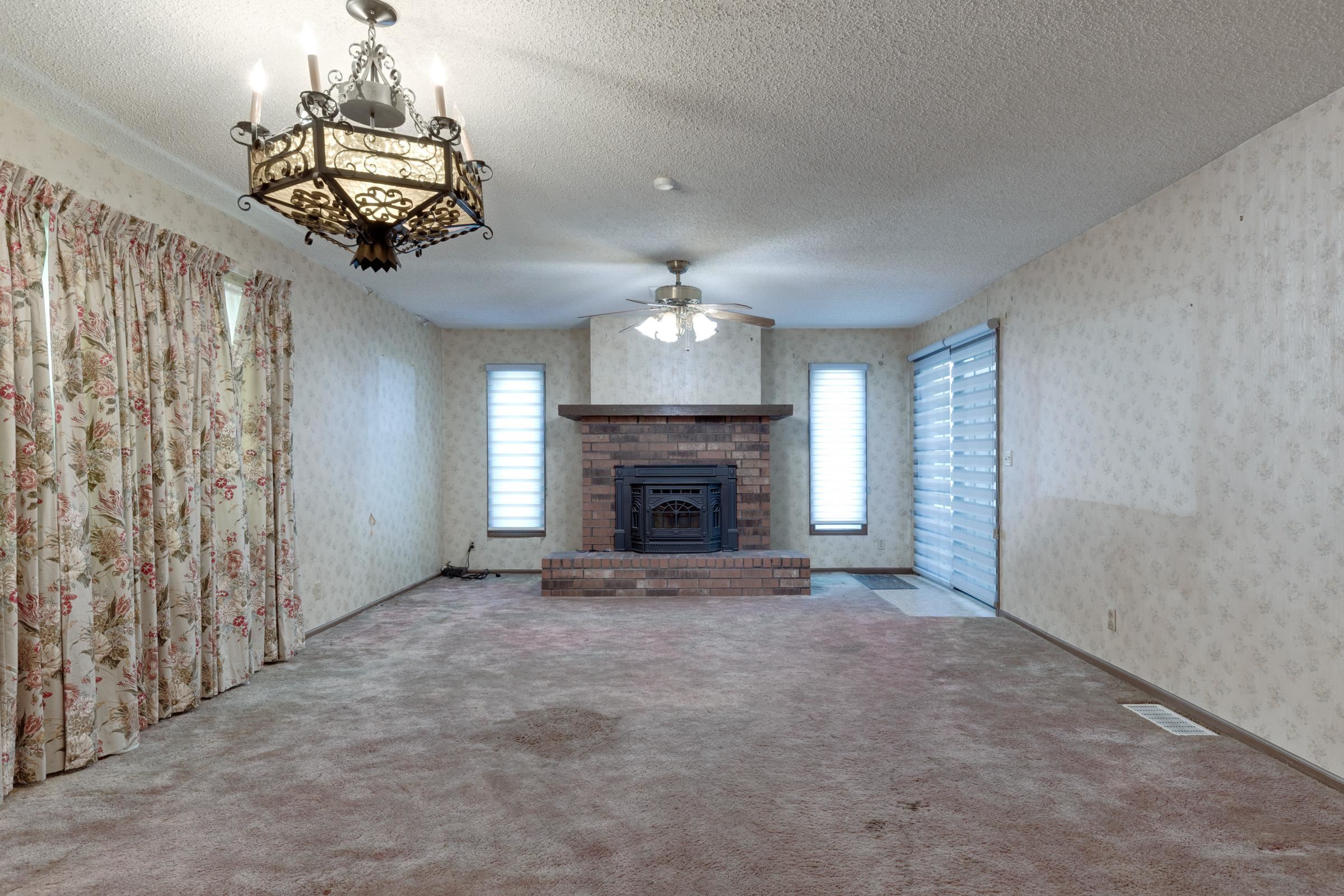 2656 N Poplar St Property Photo 7
