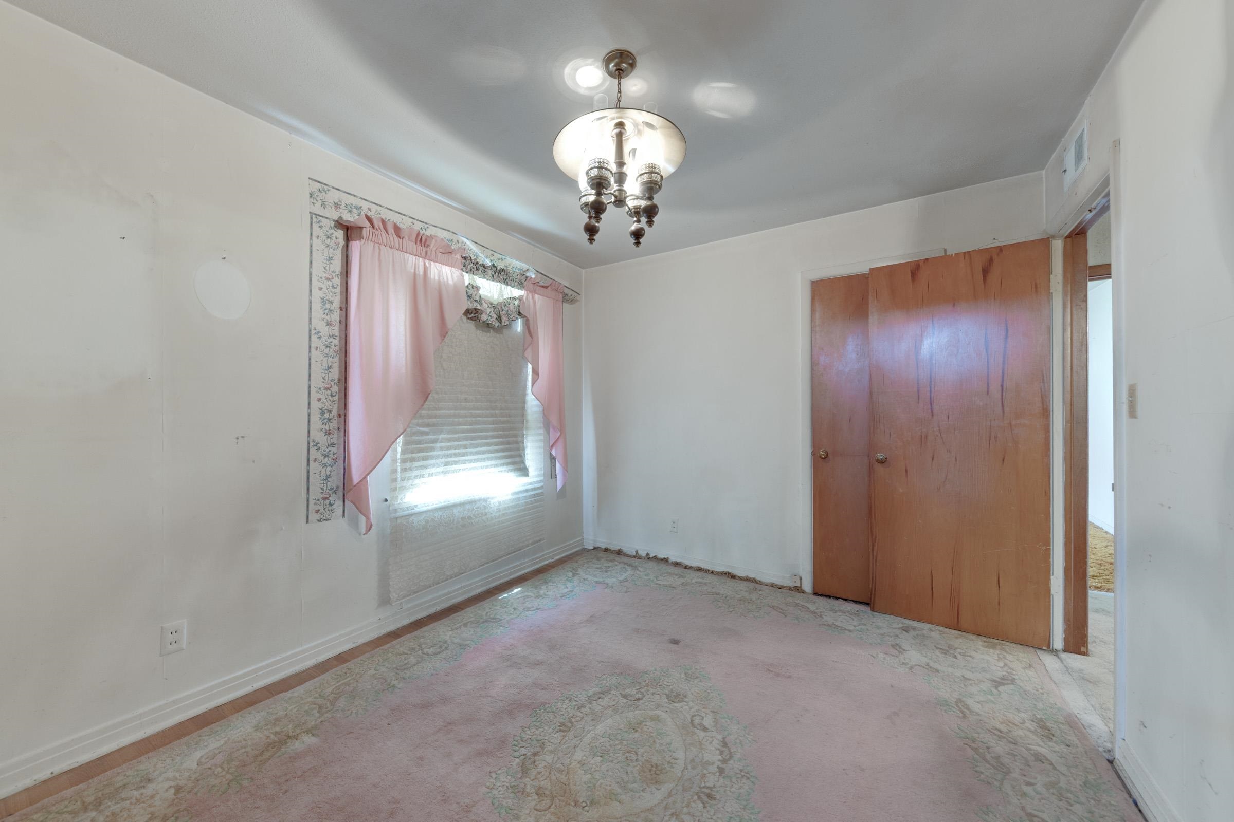2656 N Poplar St Property Photo 11