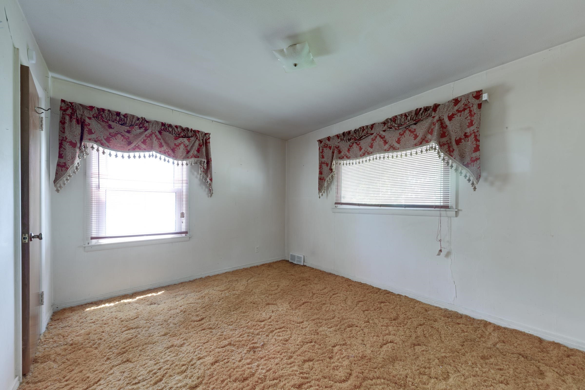 2656 N Poplar St Property Photo 13