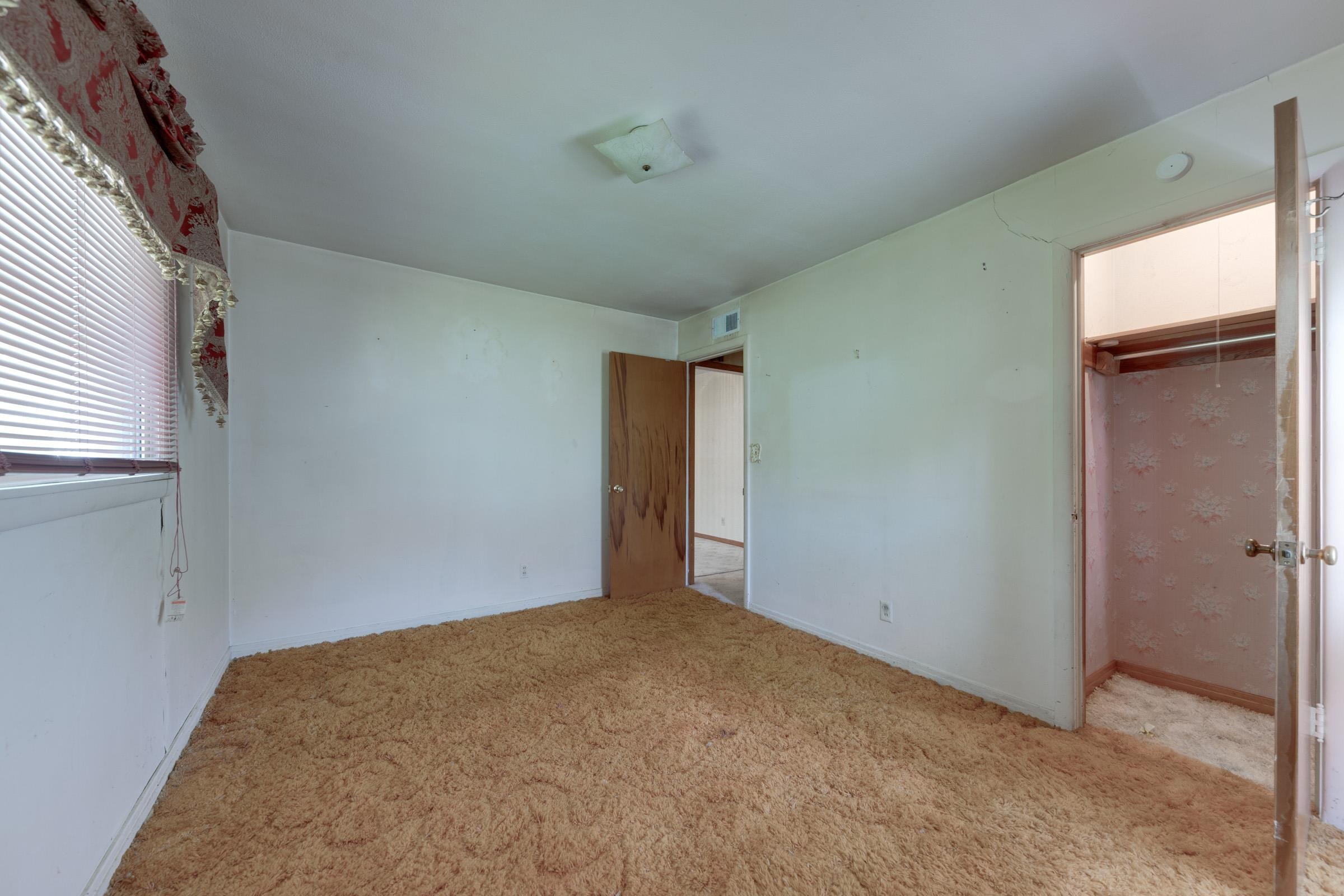 2656 N Poplar St Property Photo 14