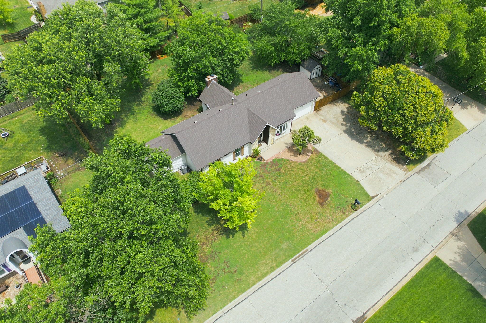 608 E Meadow Rd Property Photo 3