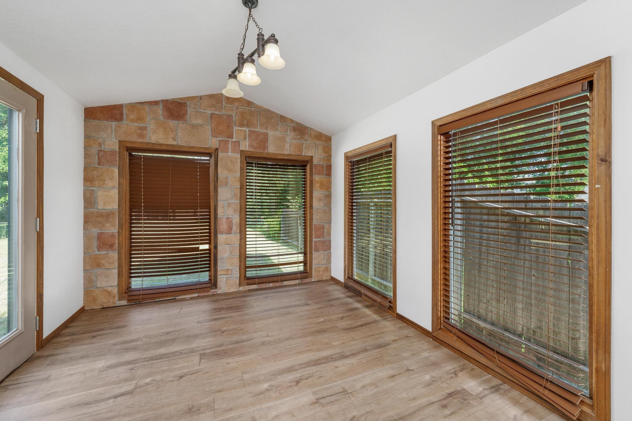 1305 N Sheridan St Property Photo 14