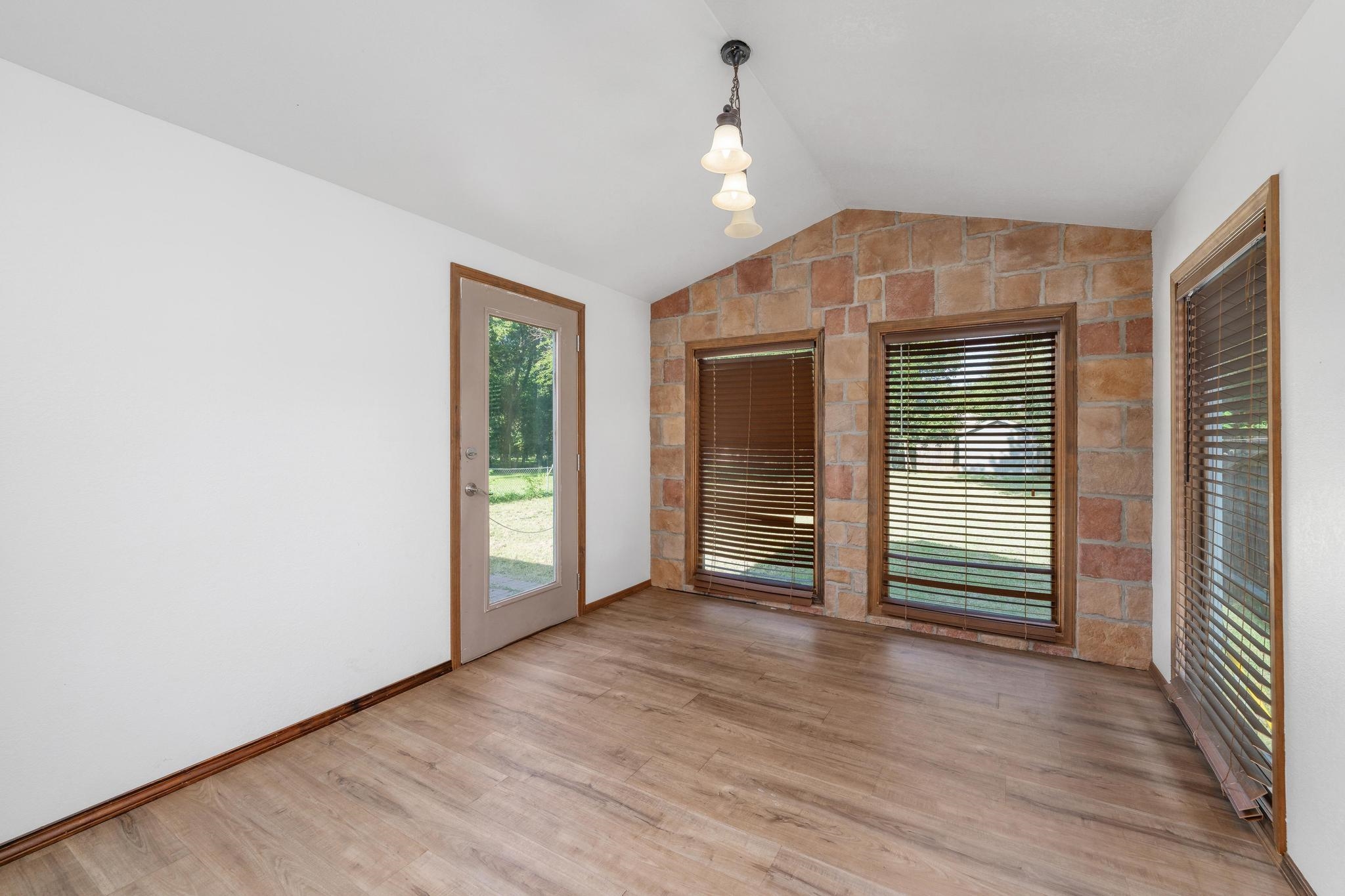 1305 N Sheridan St Property Photo 15
