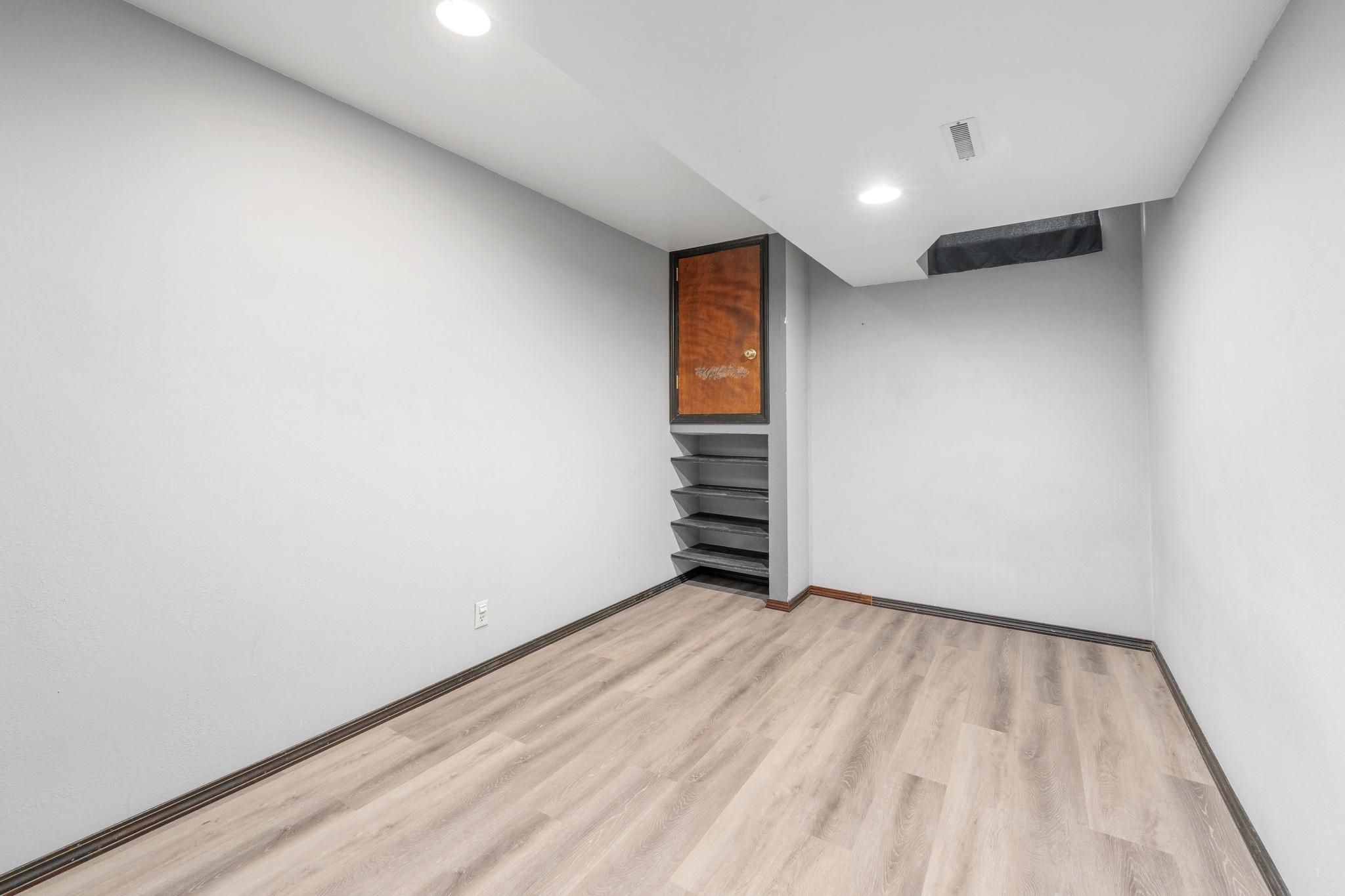 1305 N Sheridan St Property Photo 27