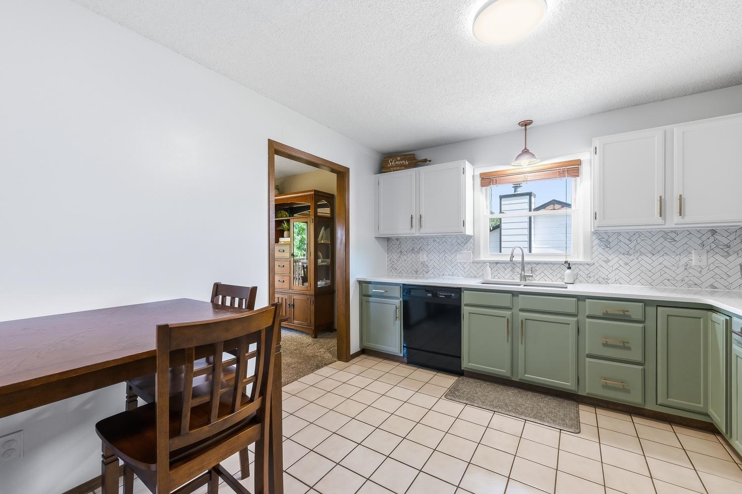 2753 S Lori Property Photo 7