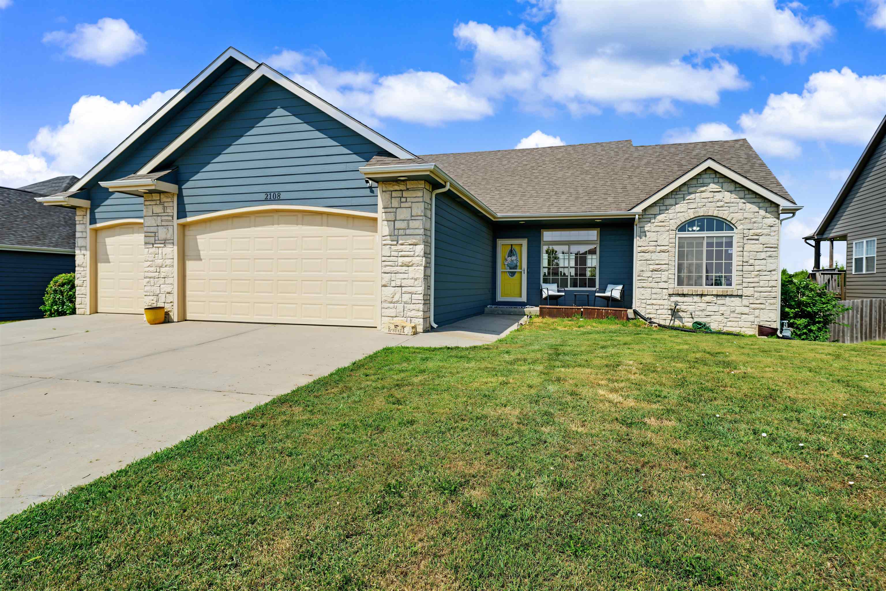 2108 Brookefield Dr Property Photo