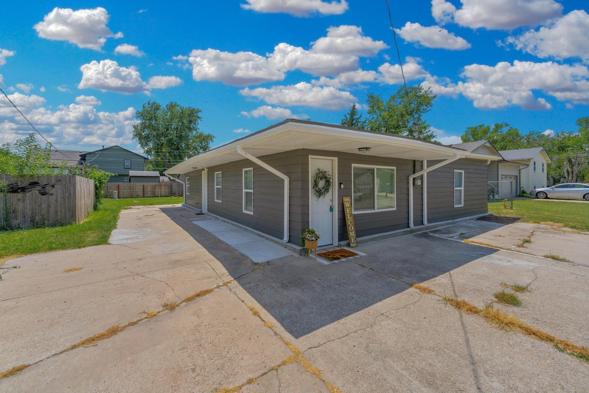 2811 W Maxwell Property Photo 2