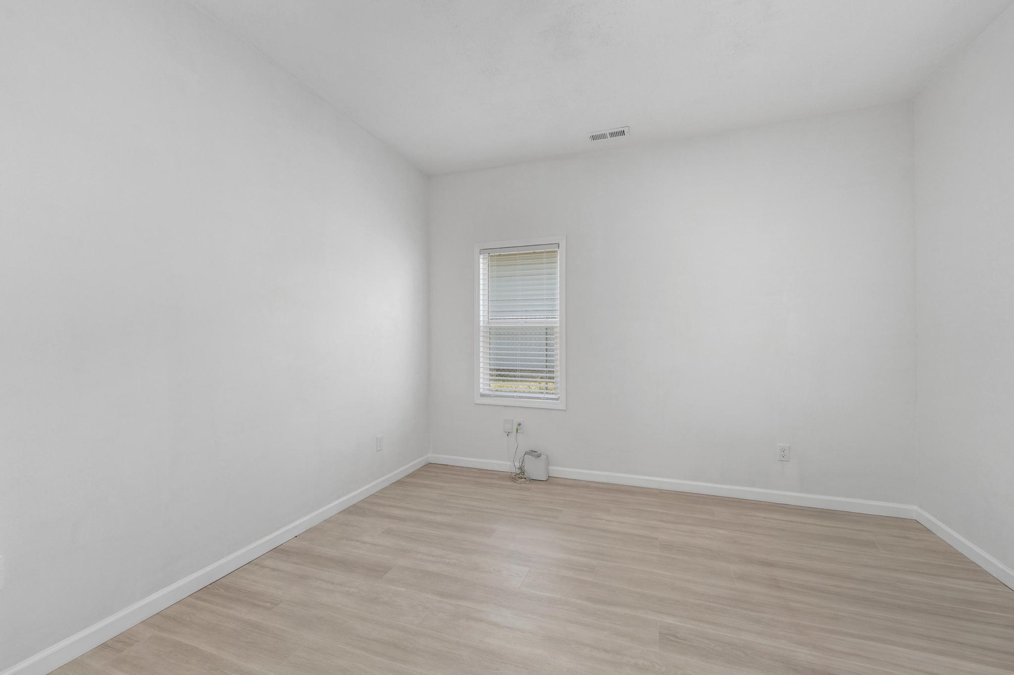 2811 W Maxwell Property Photo 29
