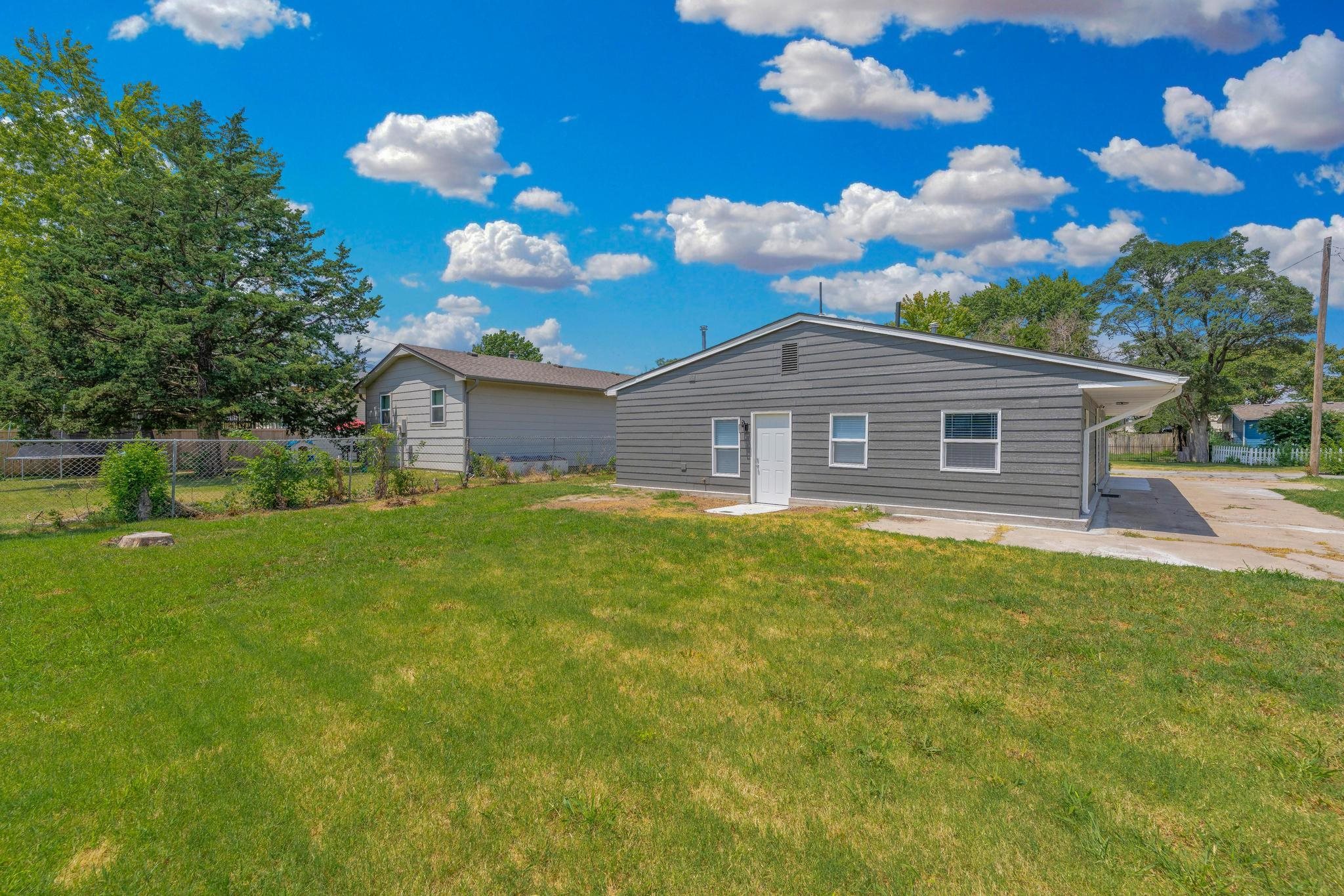 2811 W Maxwell Property Photo 34