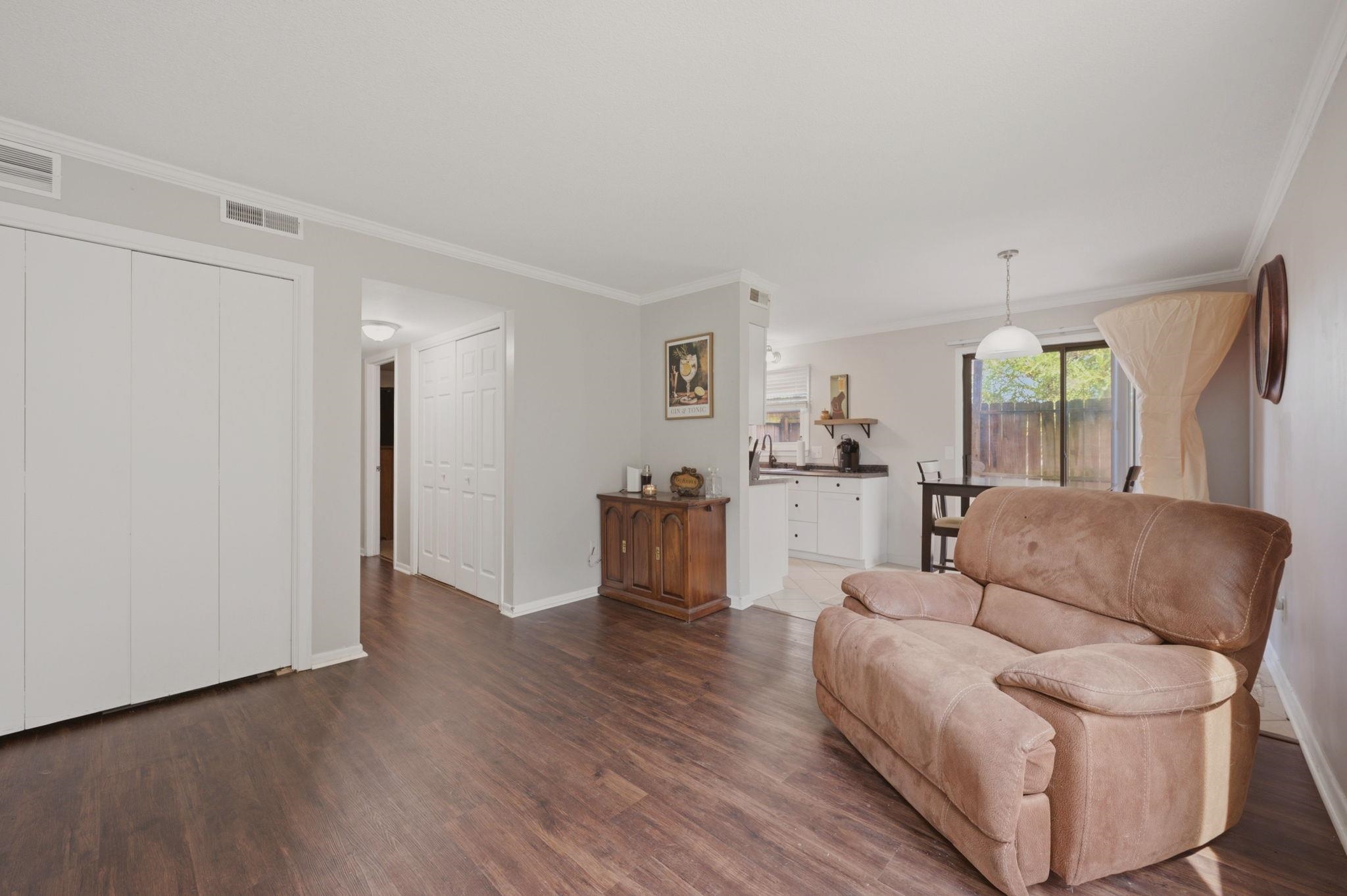 1441 N Smith Ct. # 2 Property Photo 4
