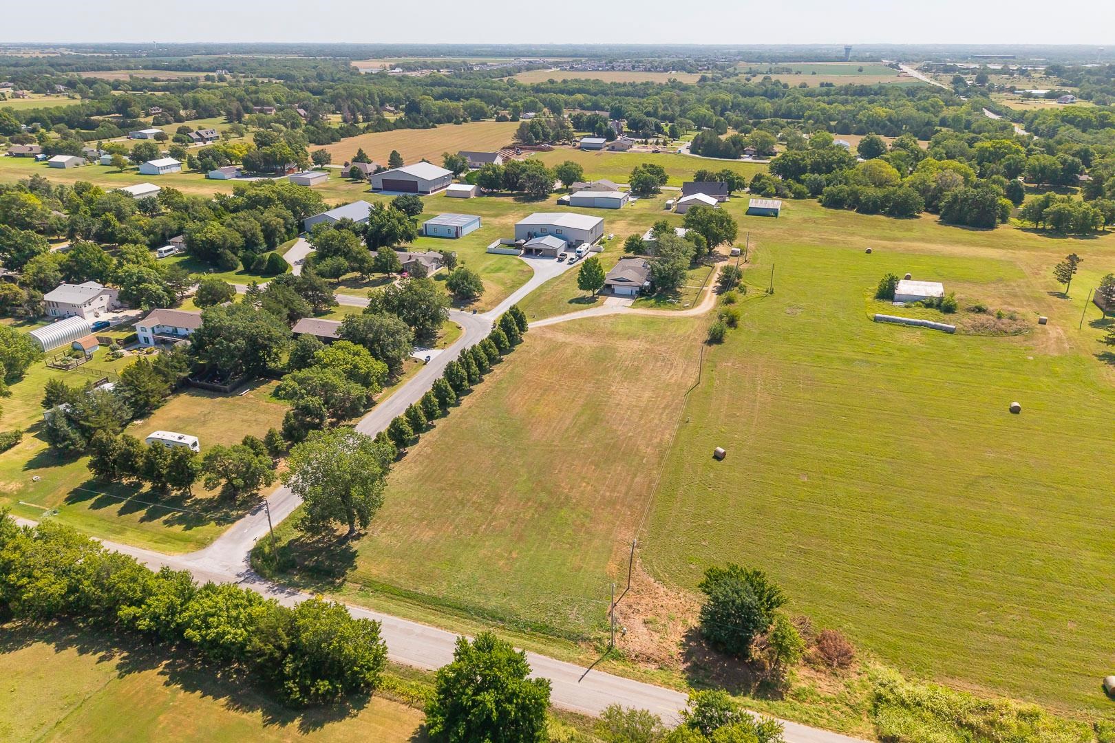 1.3+/- Acres At Hawthorne Property Photo 4