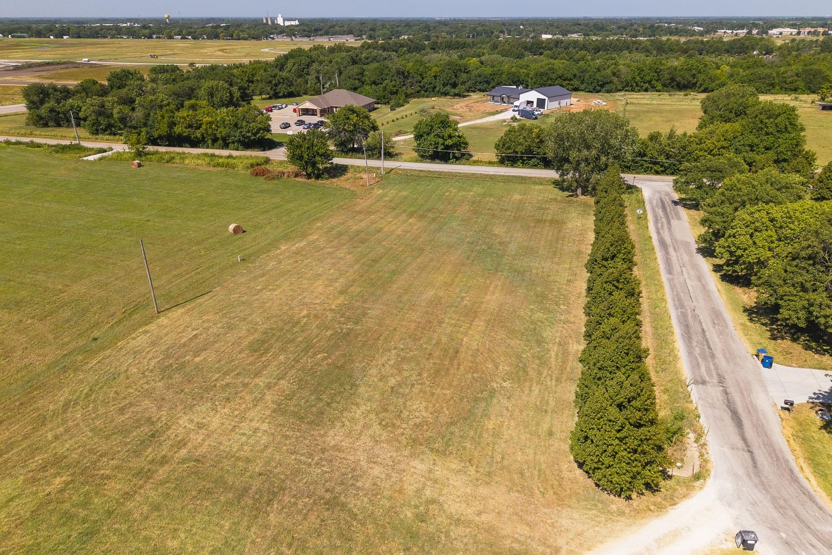 1.3+/- Acres At Hawthorne Property Photo 5