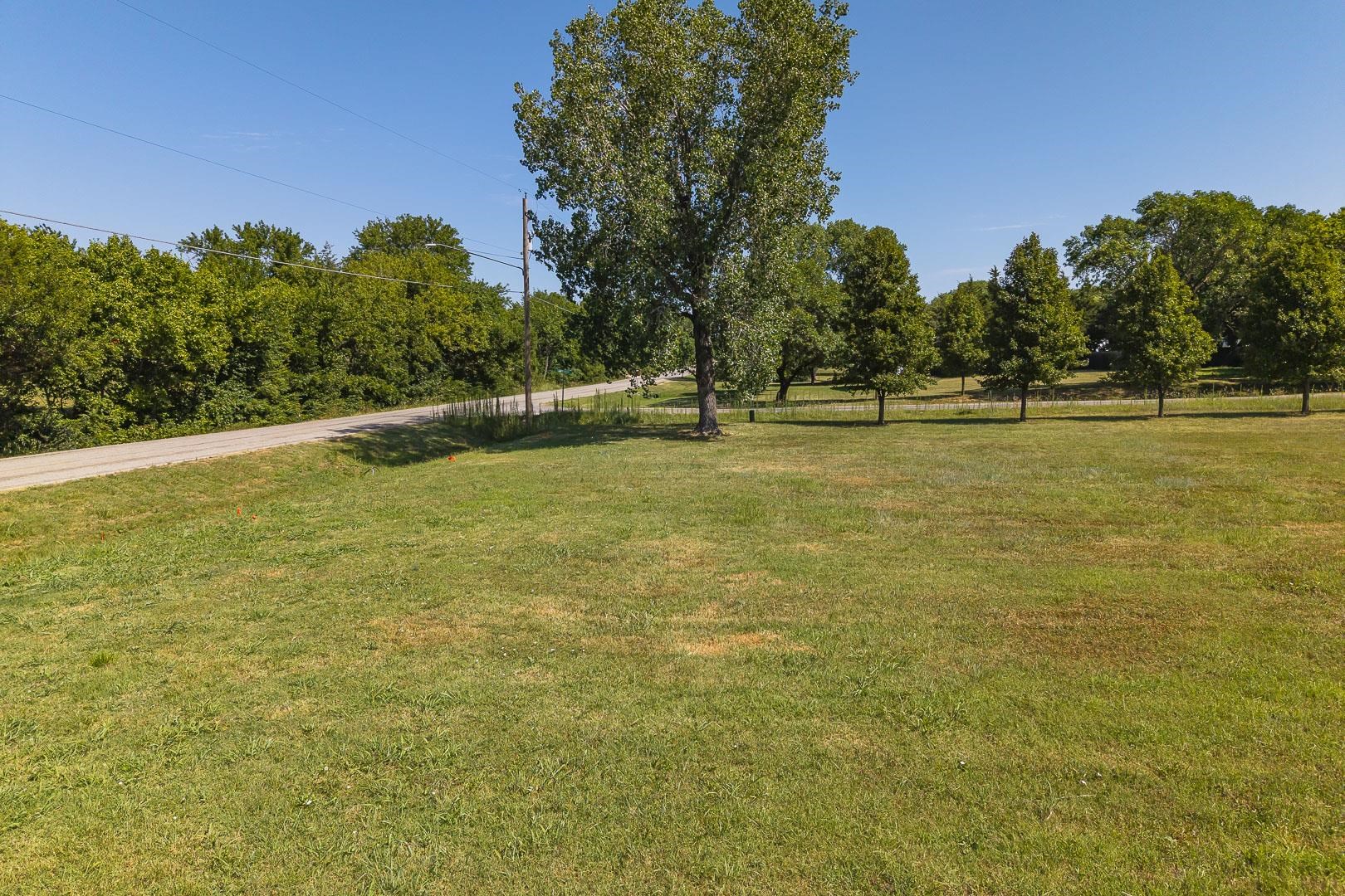 1.3+/- Acres At Hawthorne Property Photo 11