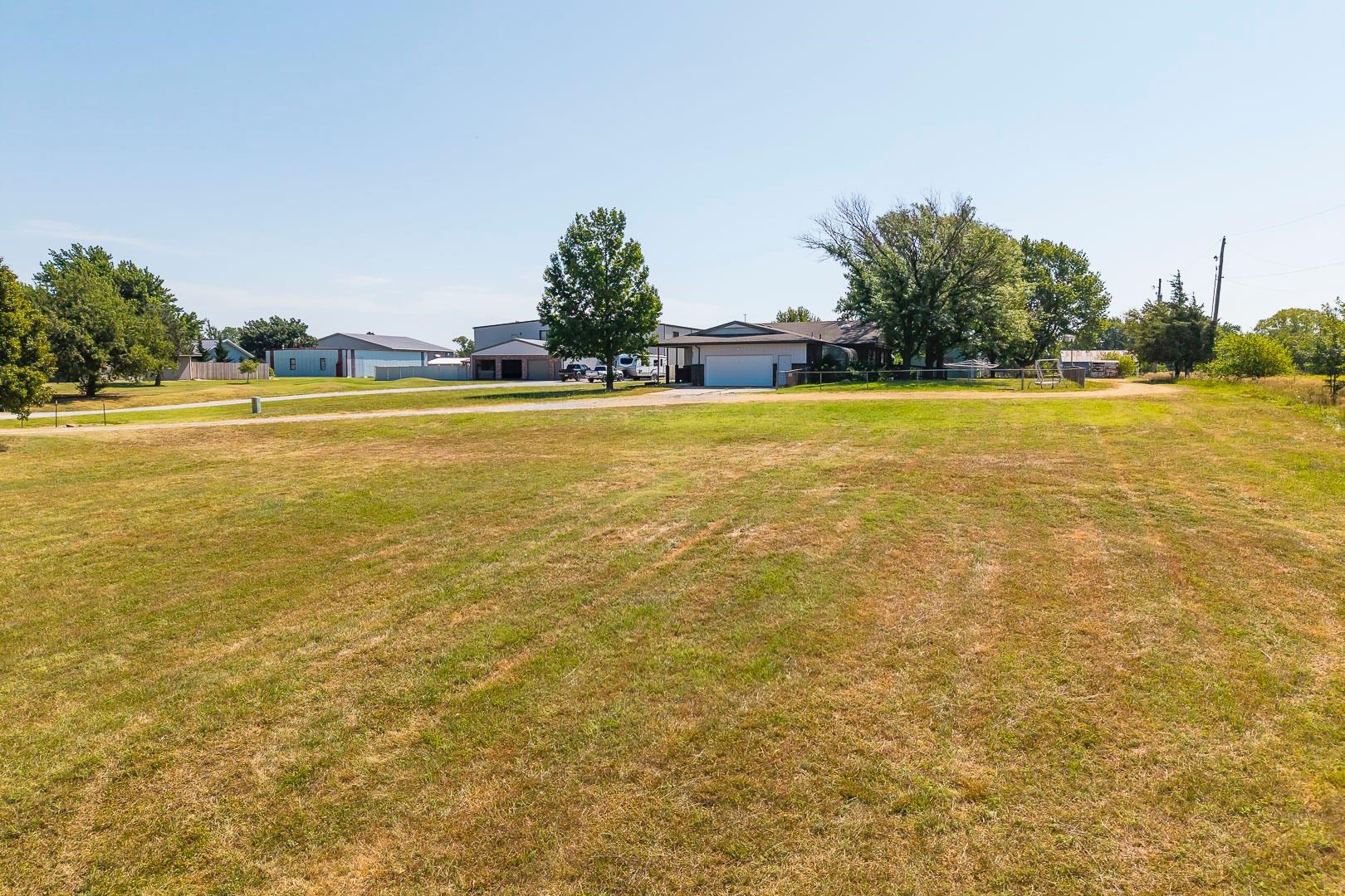 1.3+/- Acres At Hawthorne Property Photo 12