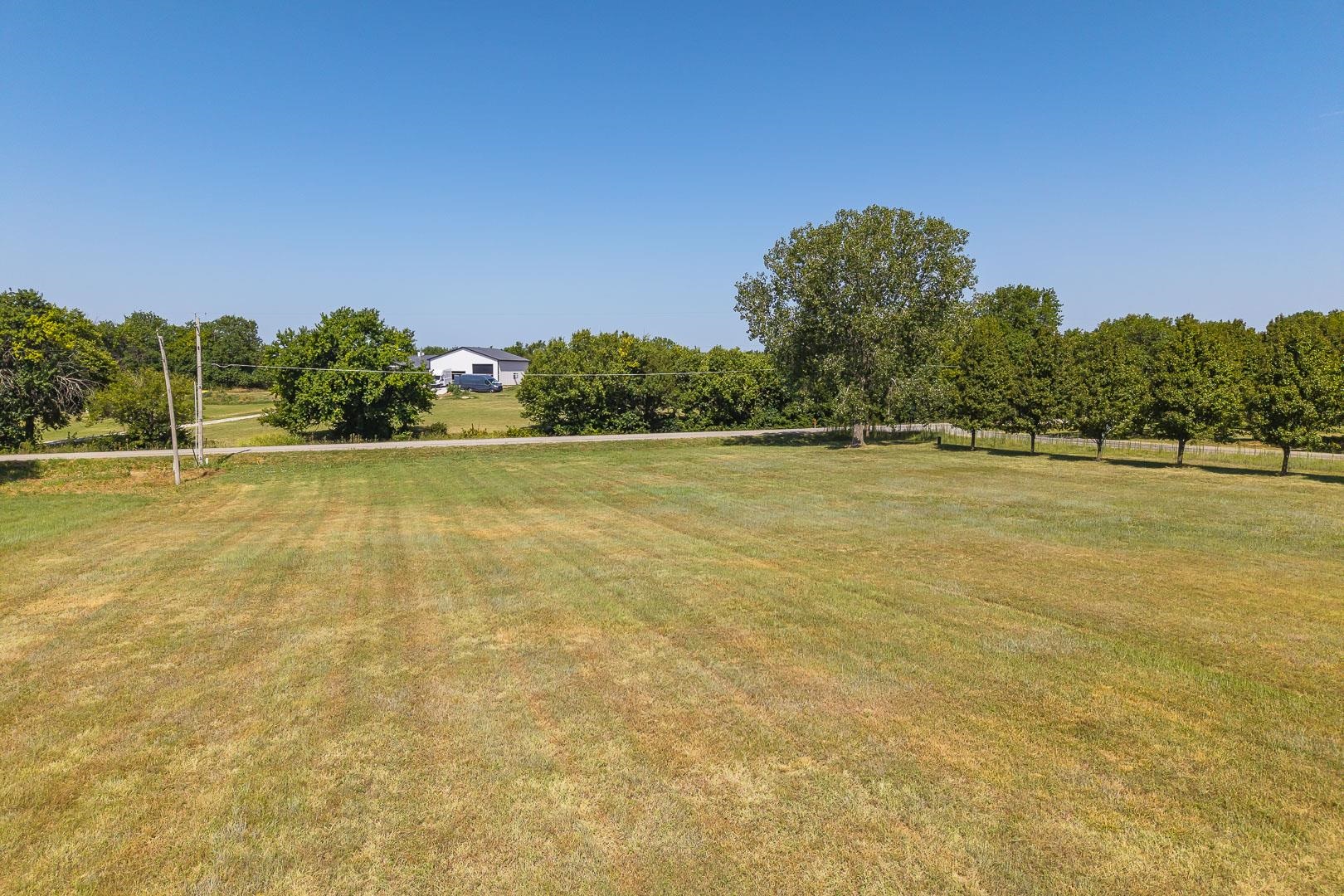 1.3+/- Acres At Hawthorne Property Photo 13