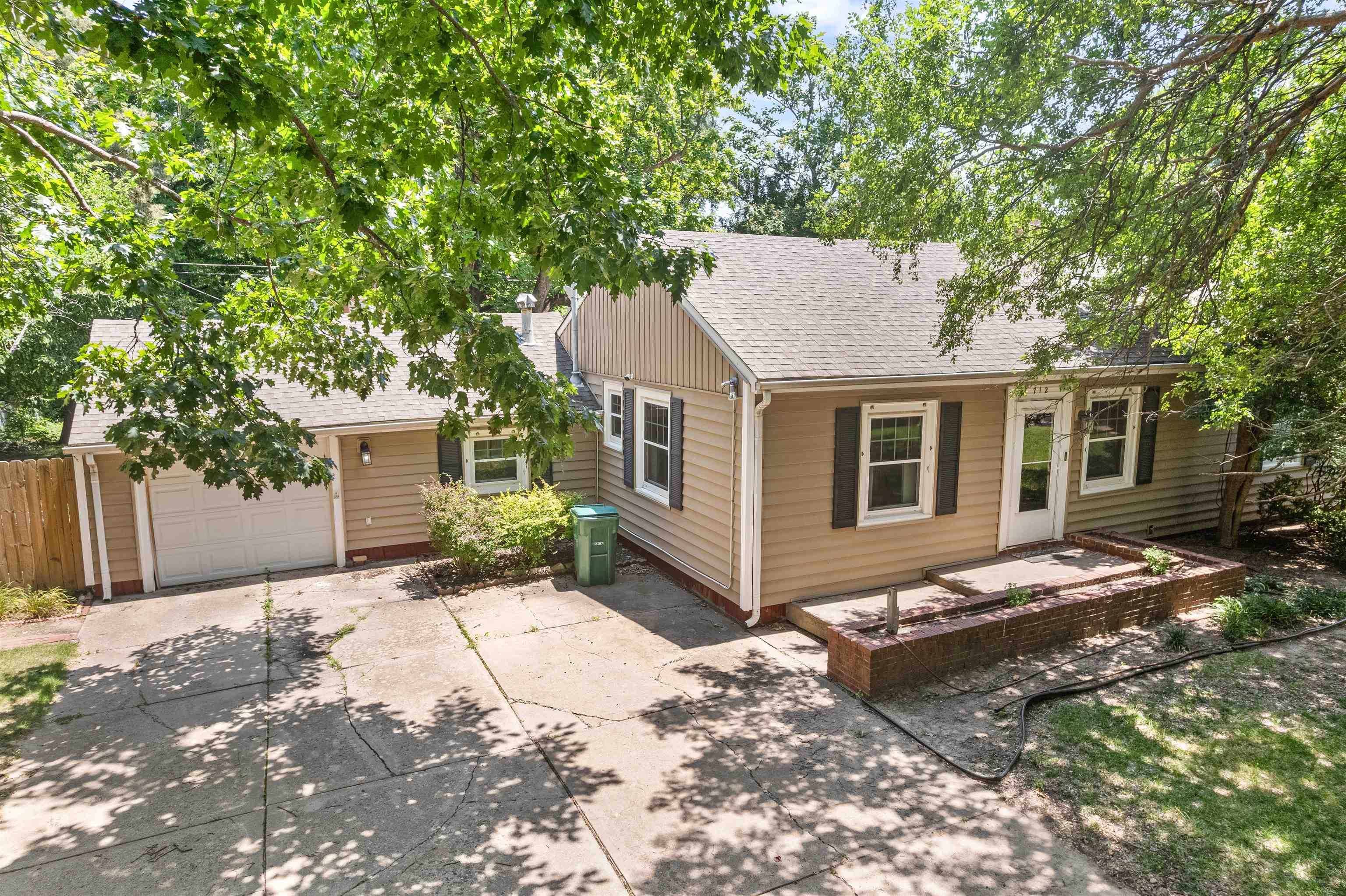 712 S Terrace Dr Property Photo 31