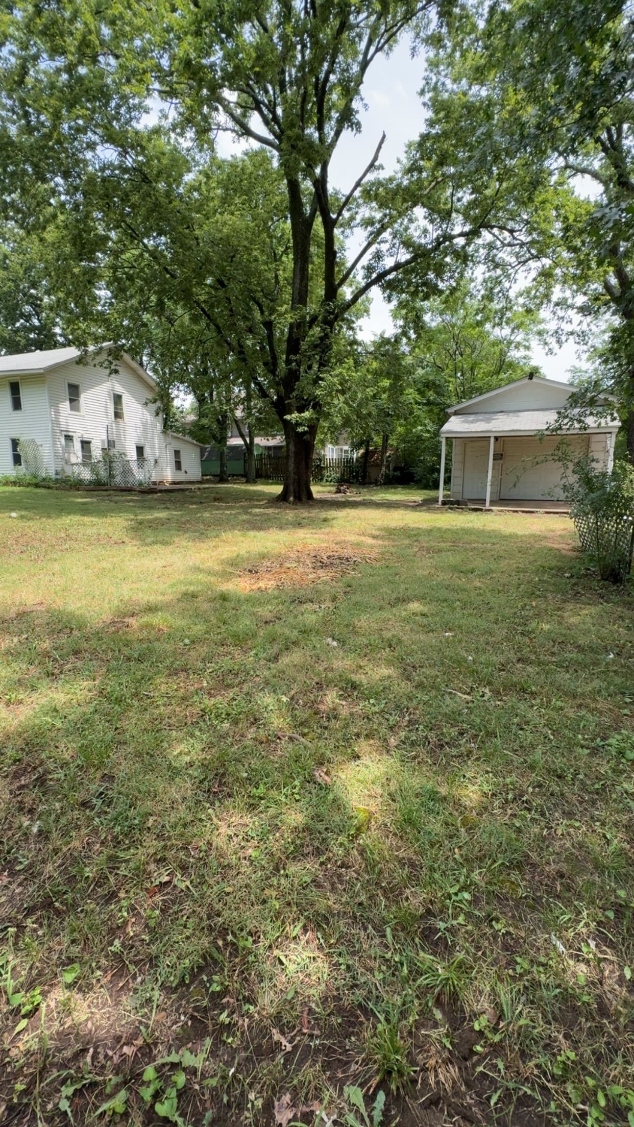 311 W Towanda Property Photo 5