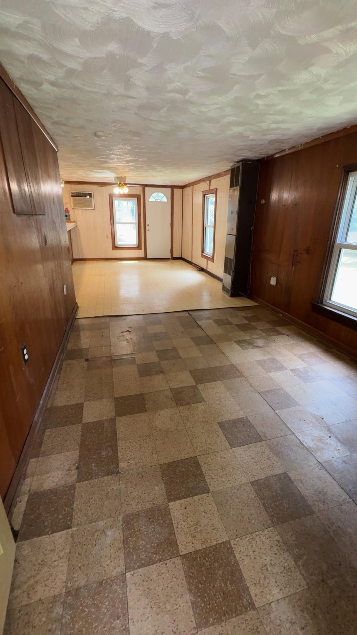 311 W Towanda Property Photo 10