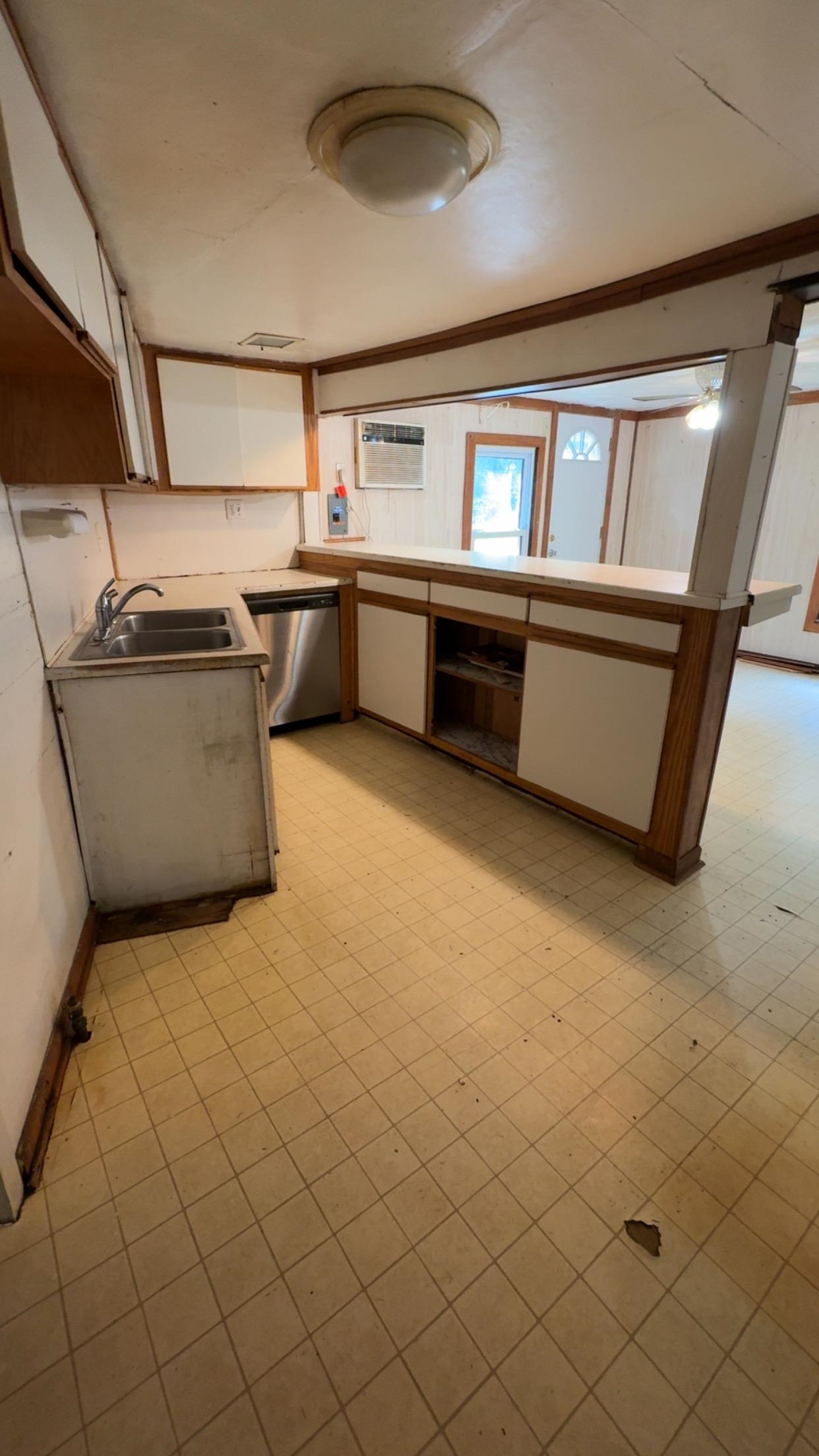 311 W Towanda Property Photo 12