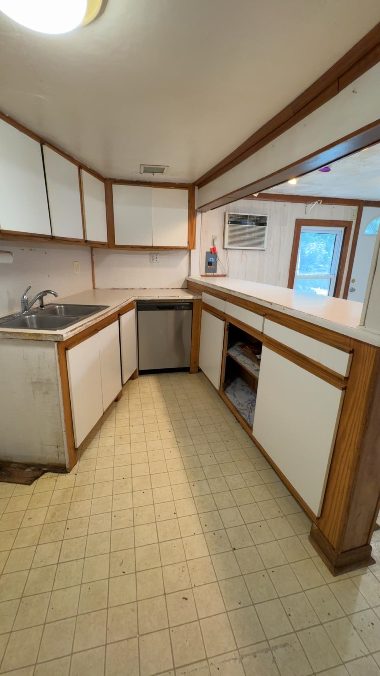 311 W Towanda Property Photo 13
