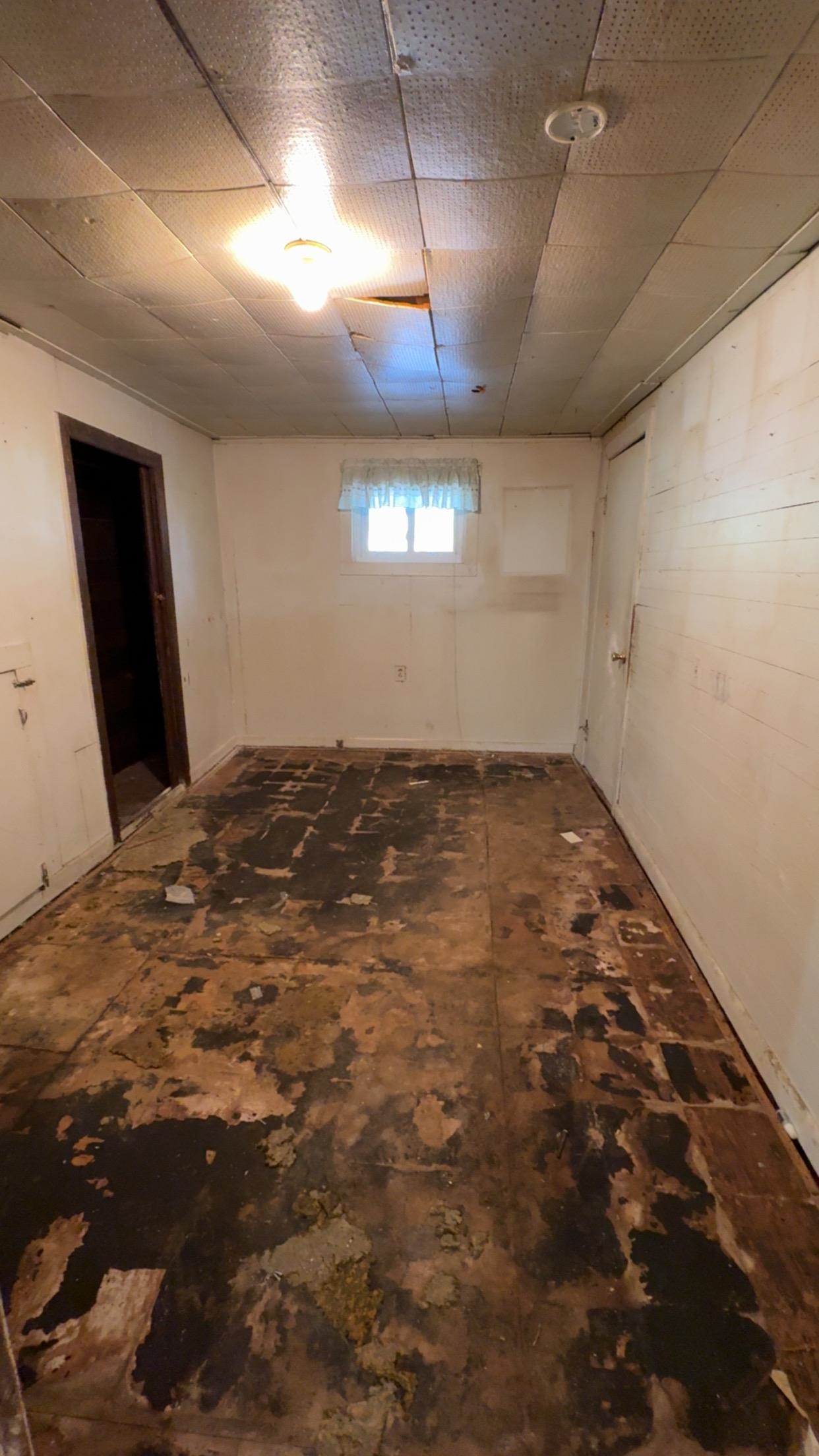 311 W Towanda Property Photo 18