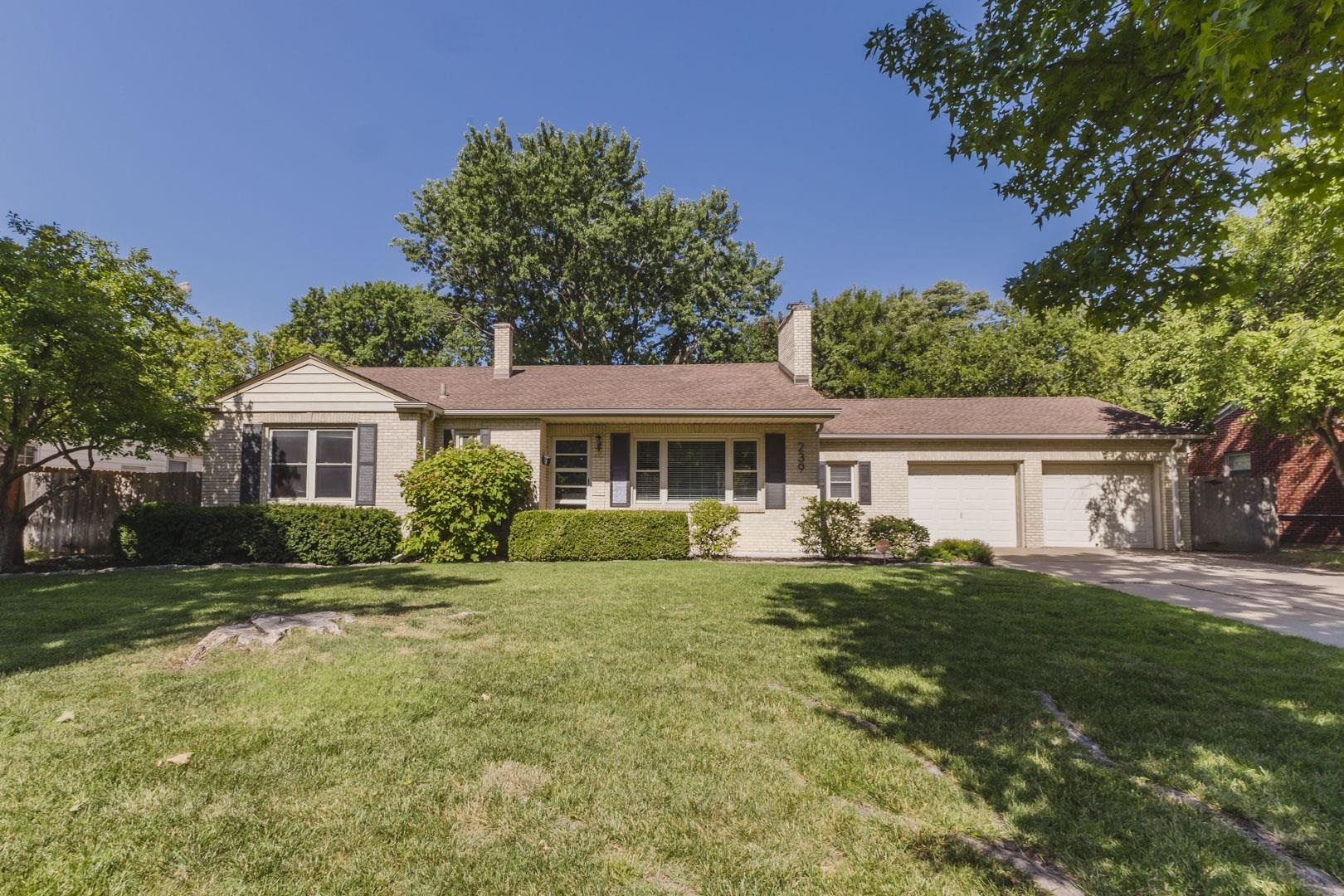 239 S Parkwood Property Photo 1