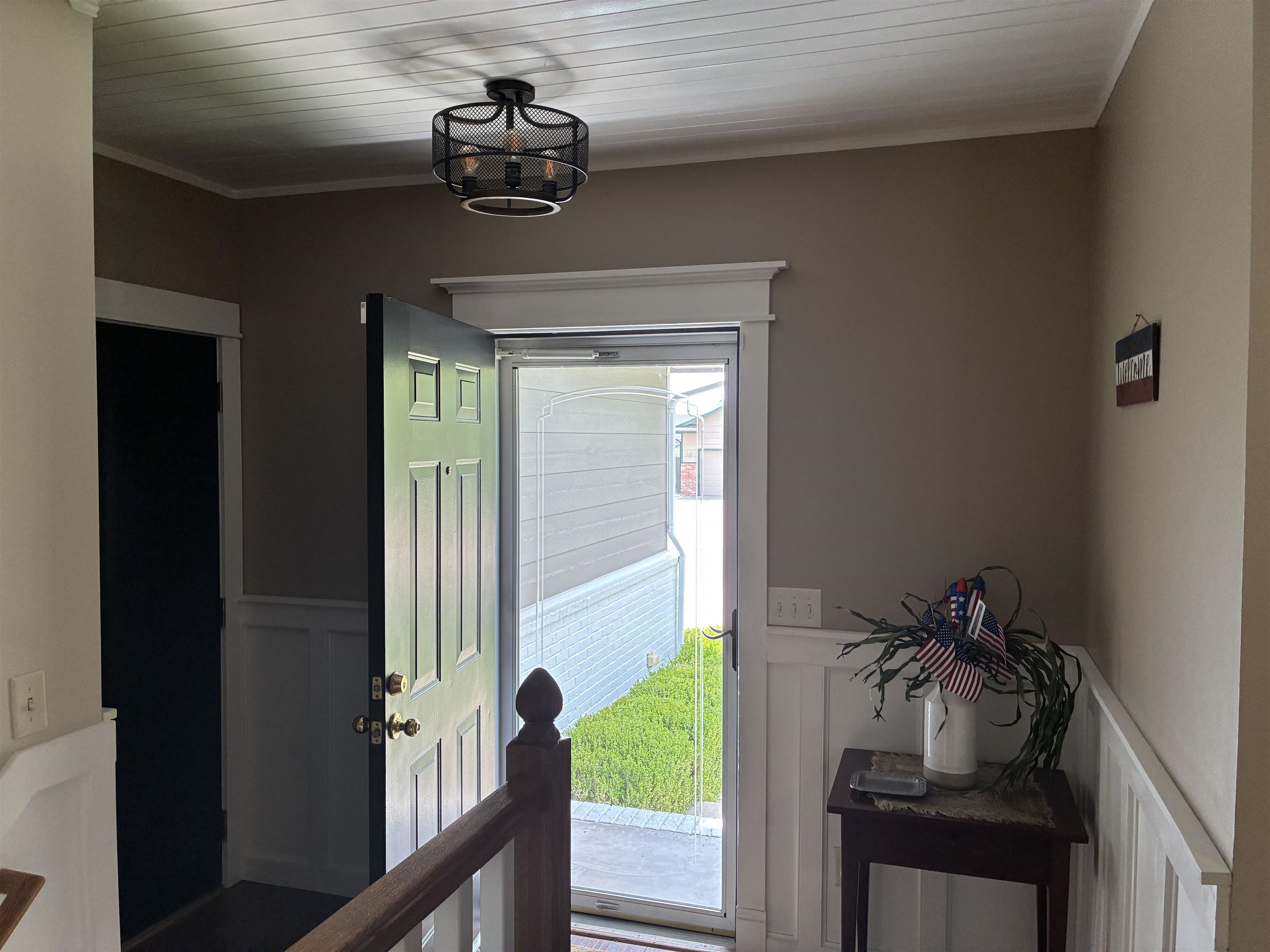 2225 S Milstead Property Photo 2