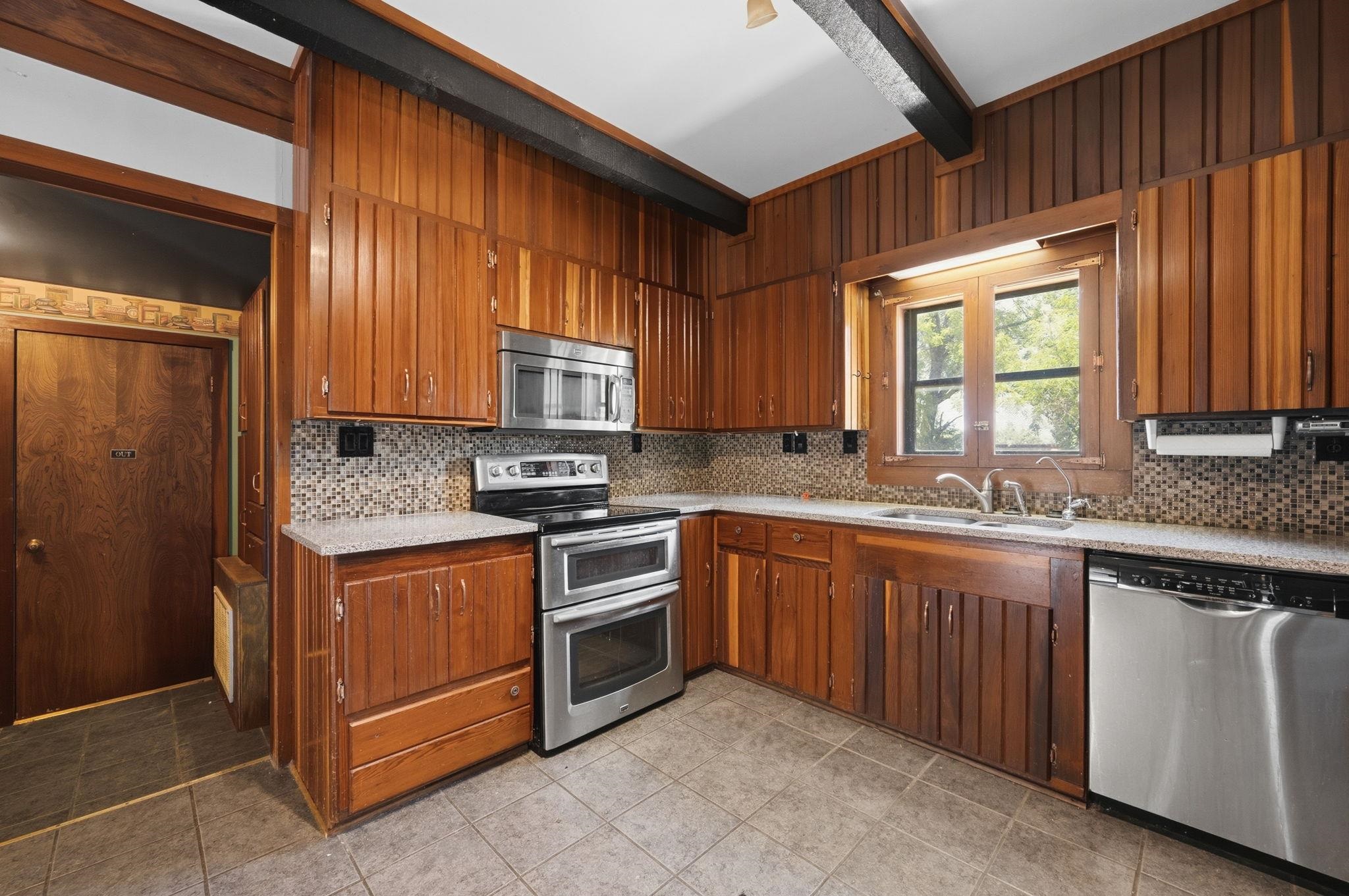 10150 S Hillside Property Photo 12