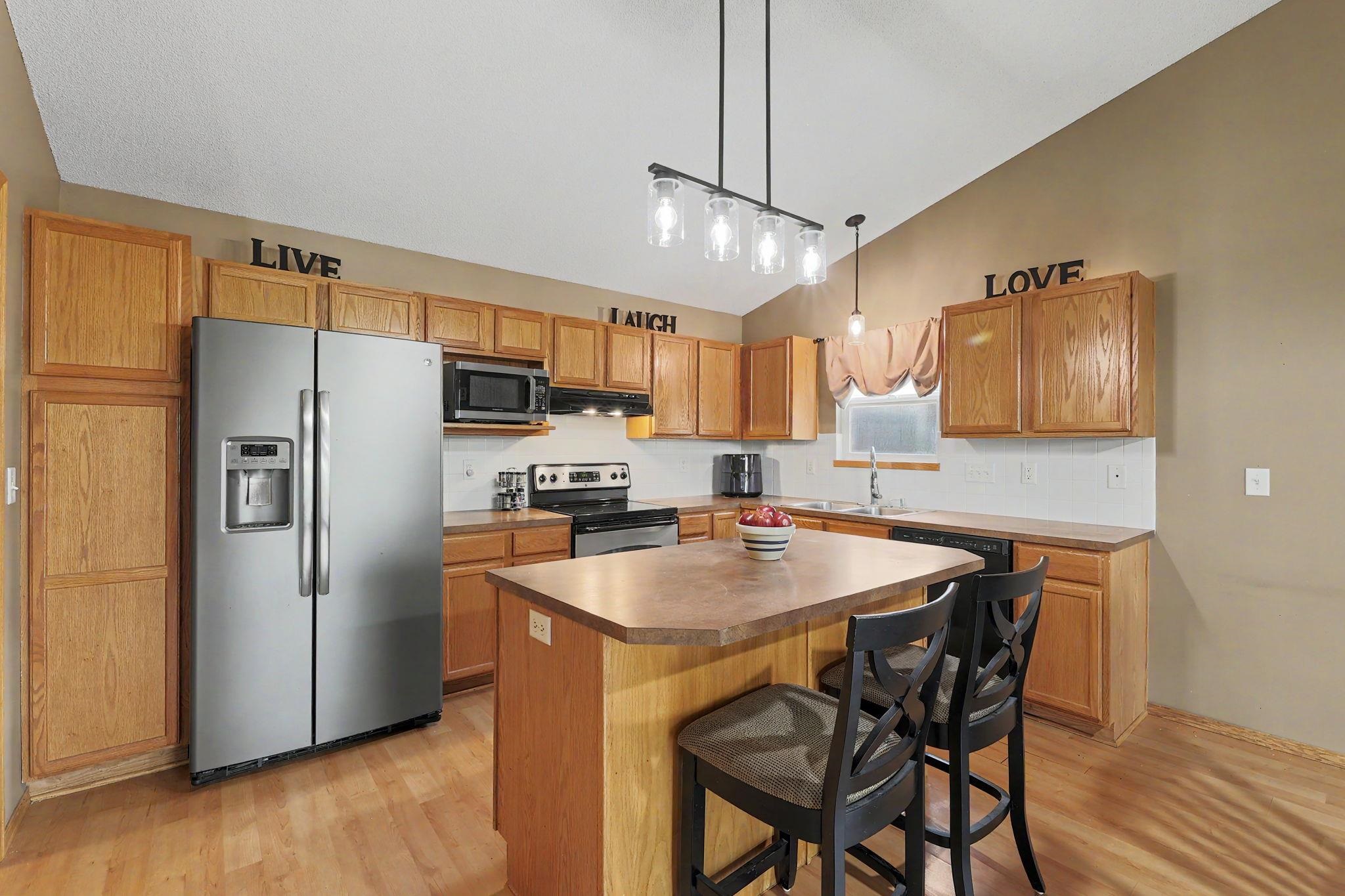 1051 N Aksarben Ct Property Photo 6