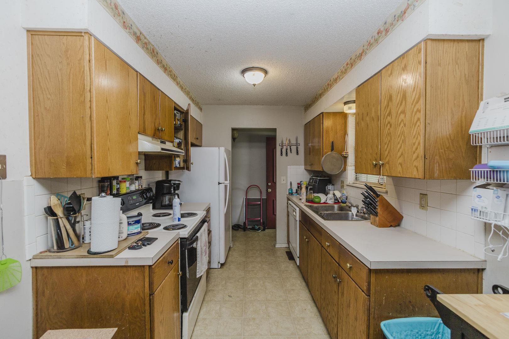 4914 Looman Property Photo 3