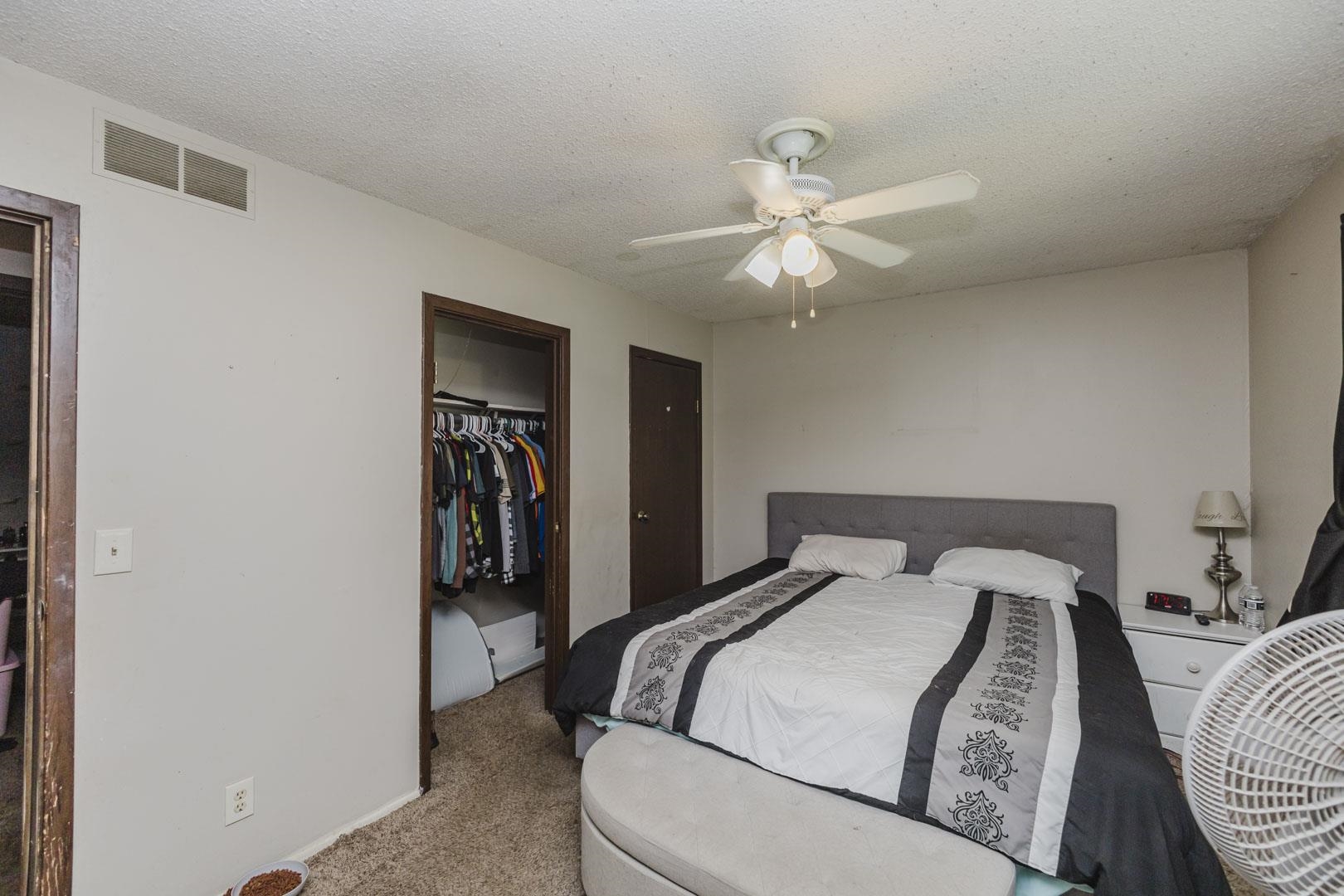 4914 Looman Property Photo 11