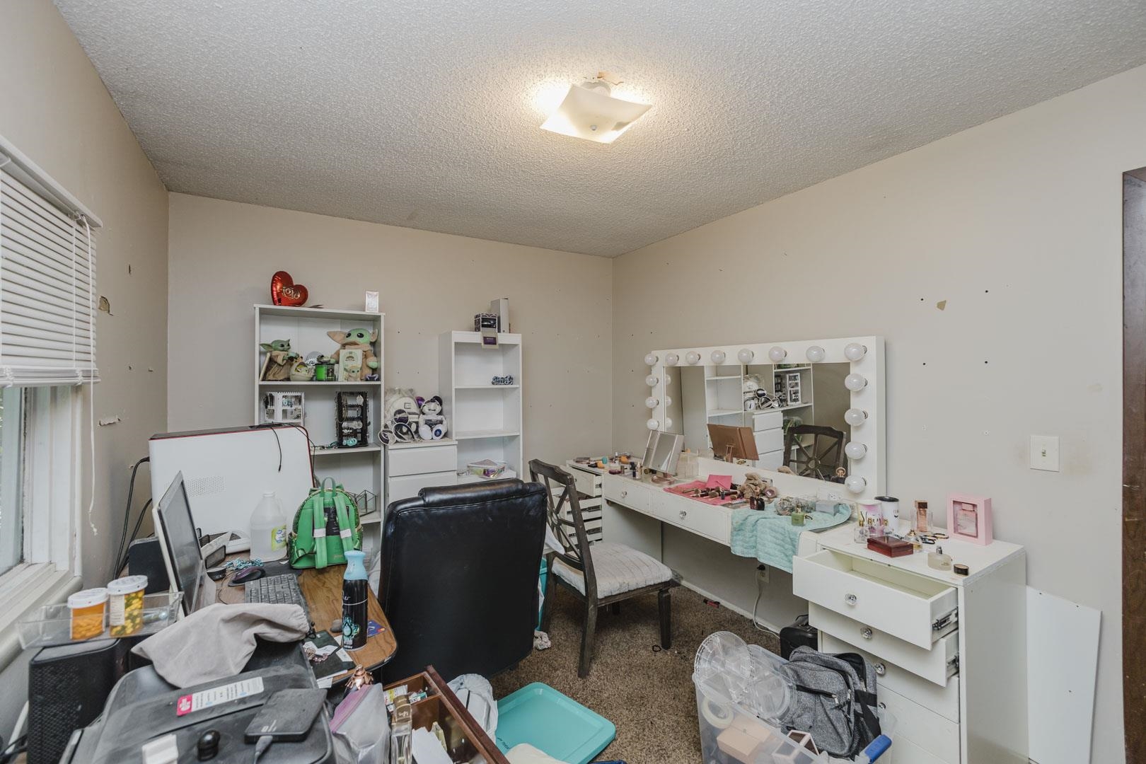 4914 Looman Property Photo 15