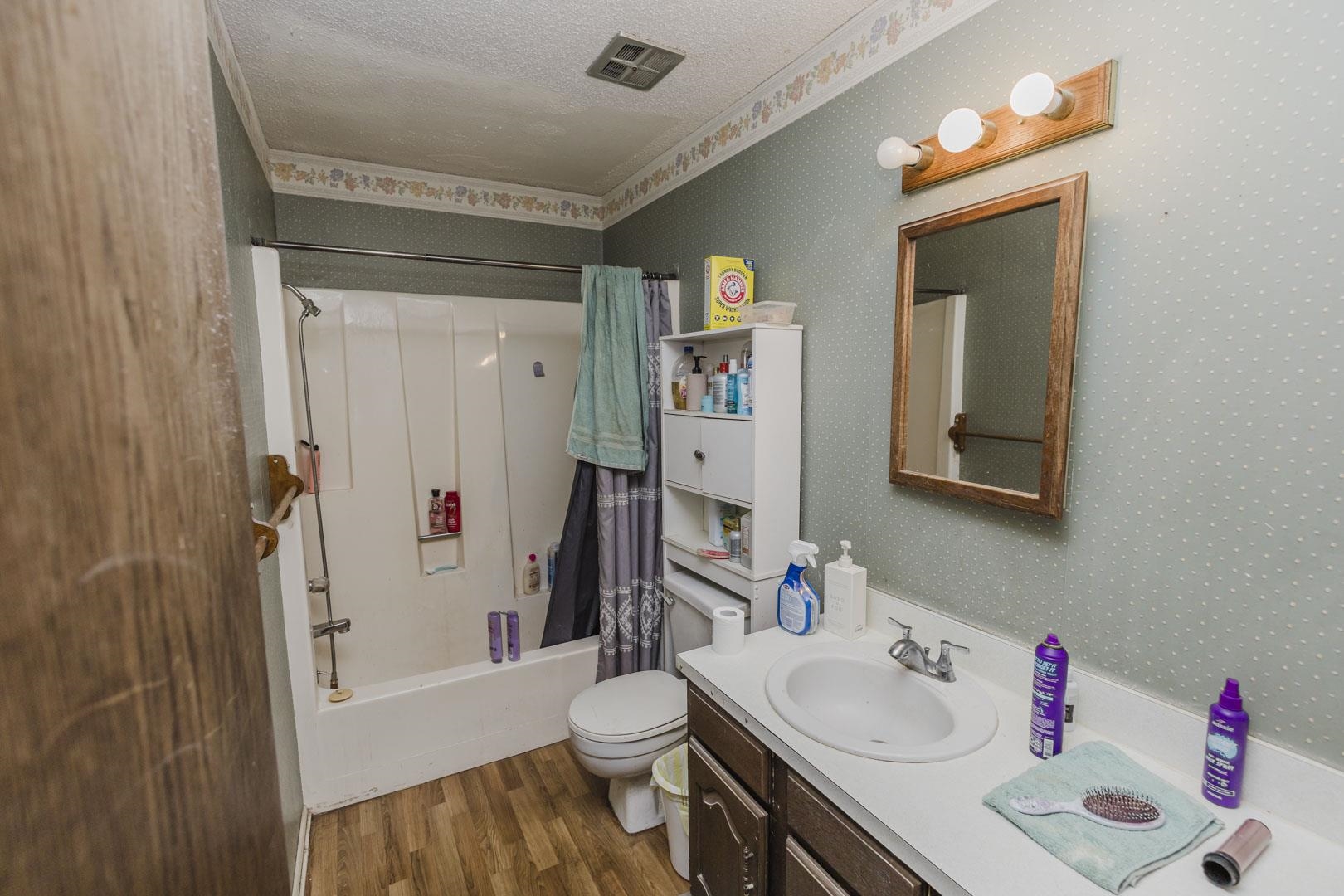 4914 Looman Property Photo 16