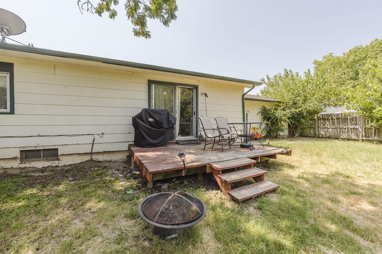 4914 Looman Property Photo 27