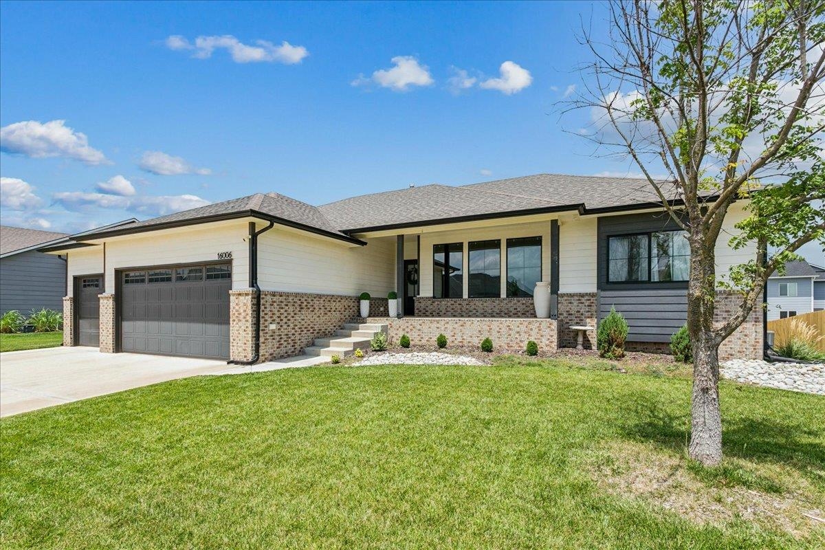 16006 W Sheriac St Property Photo 3
