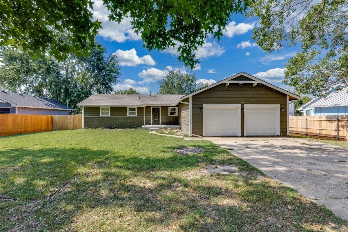 11611 W Kent Property Photo 1