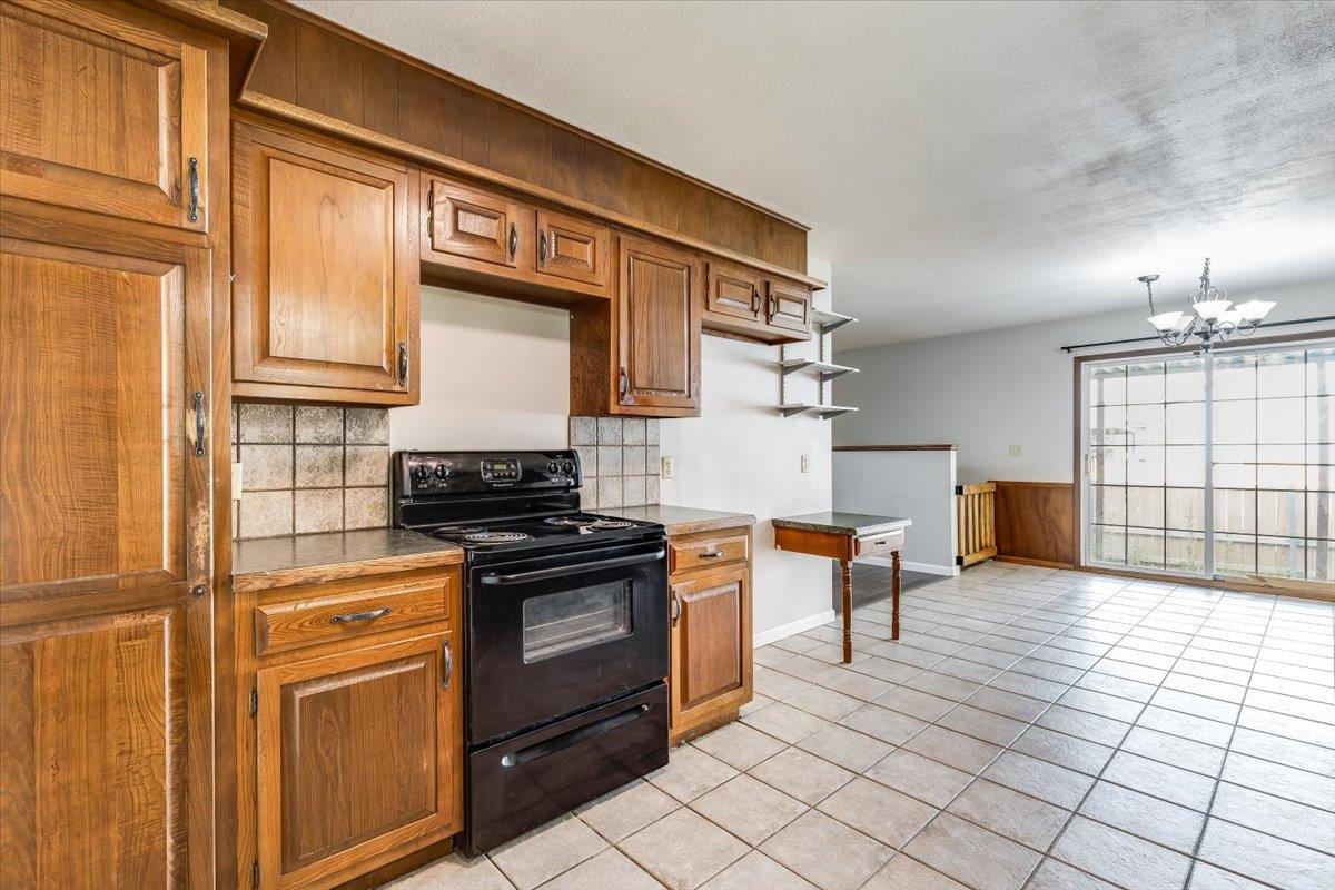 11611 W Kent Property Photo 9