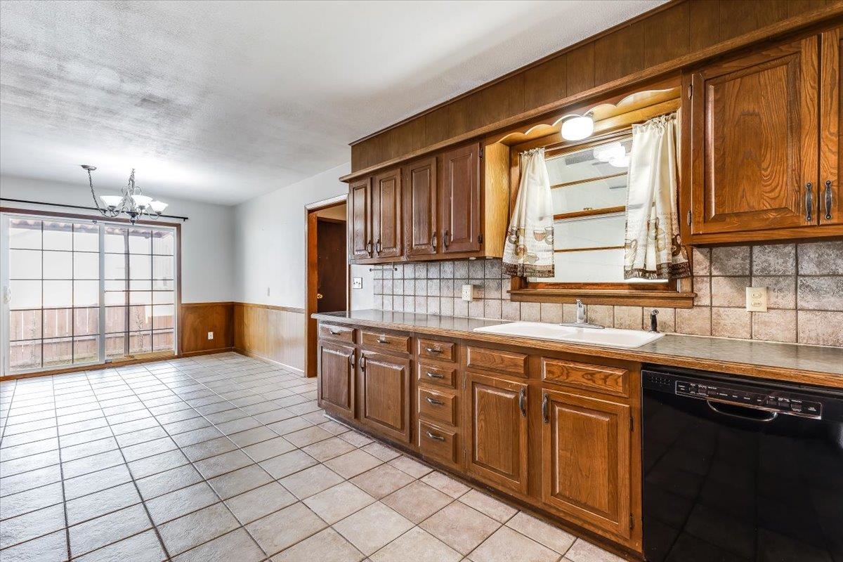 11611 W Kent Property Photo 10