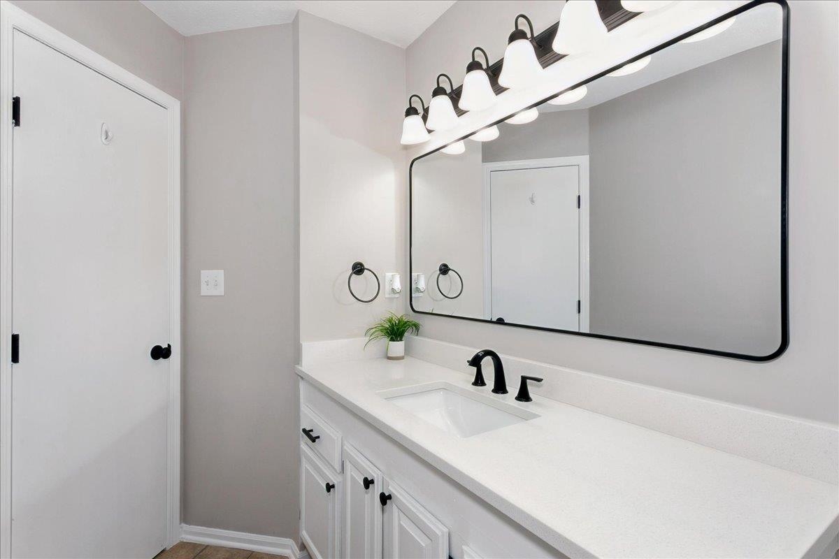 231 E Forest Park Ct Property Photo 9
