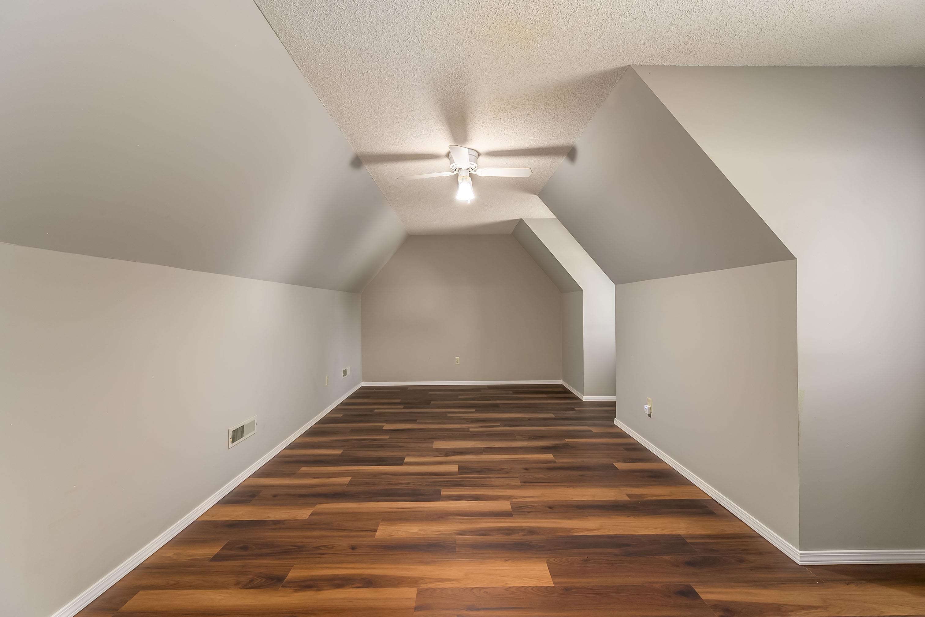 925 S Honeybrook Ln Property Photo 15