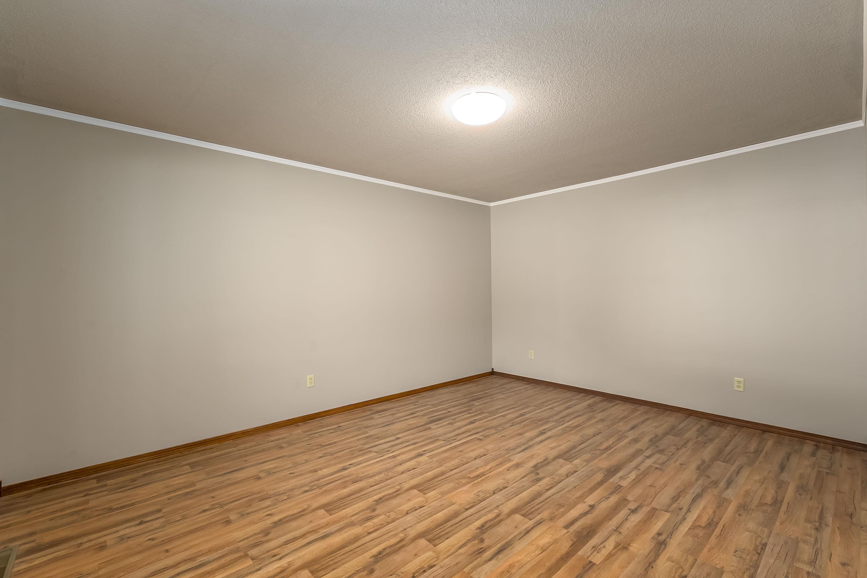 925 S Honeybrook Ln Property Photo 18