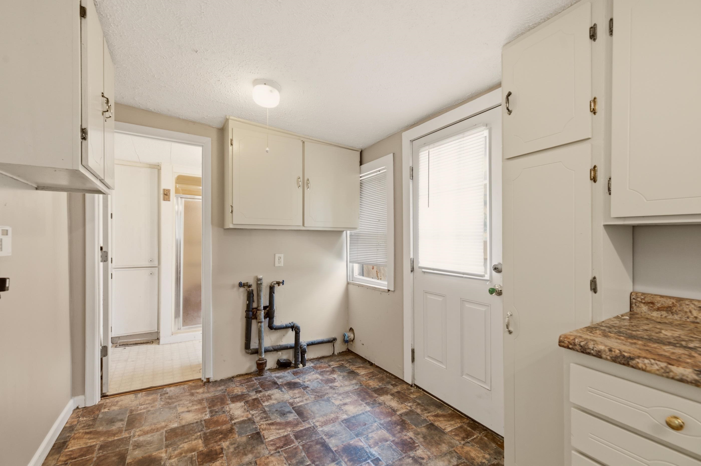 1128 N Custer Ave Property Photo 17