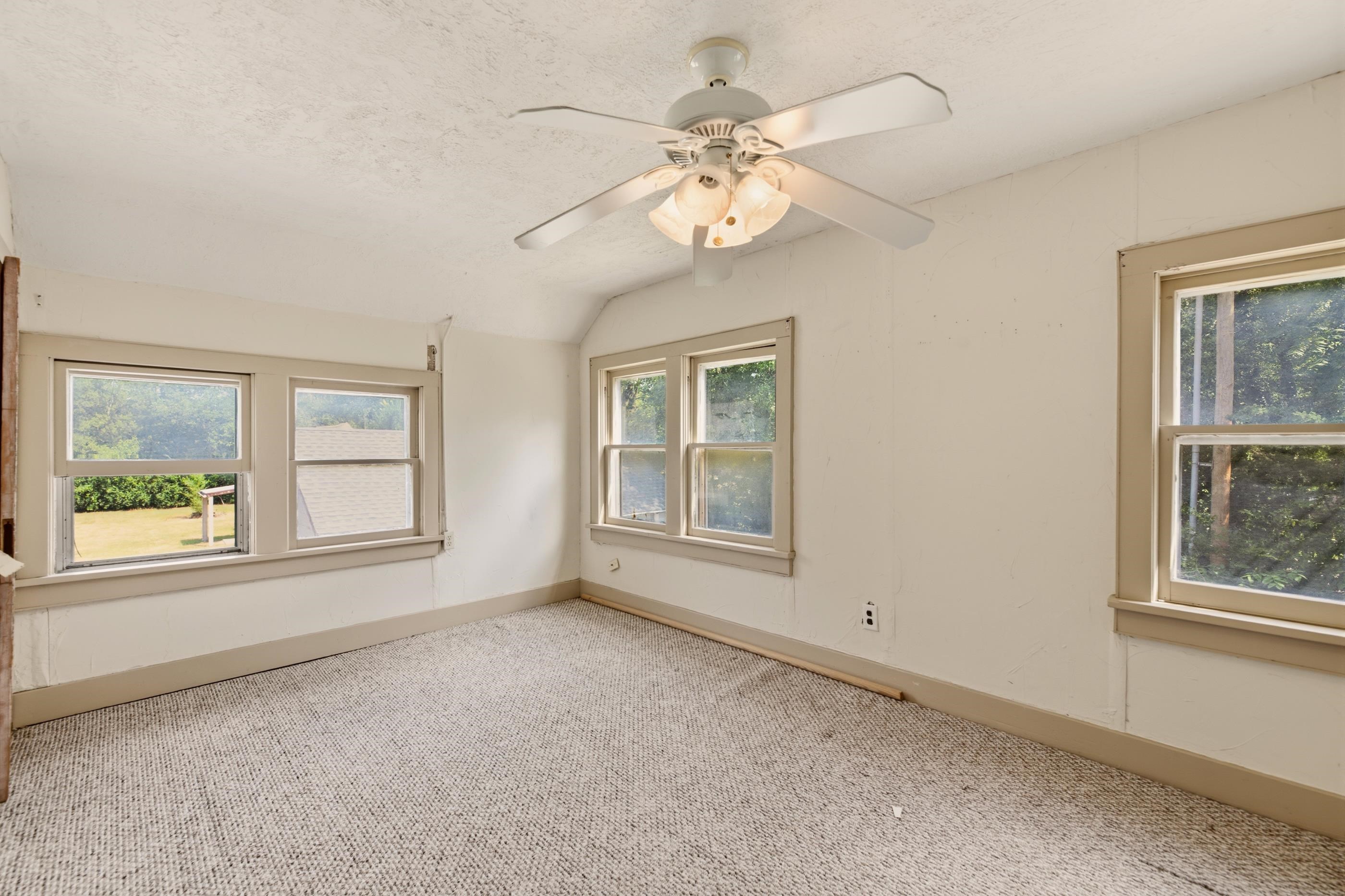 1128 N Custer Ave Property Photo 23