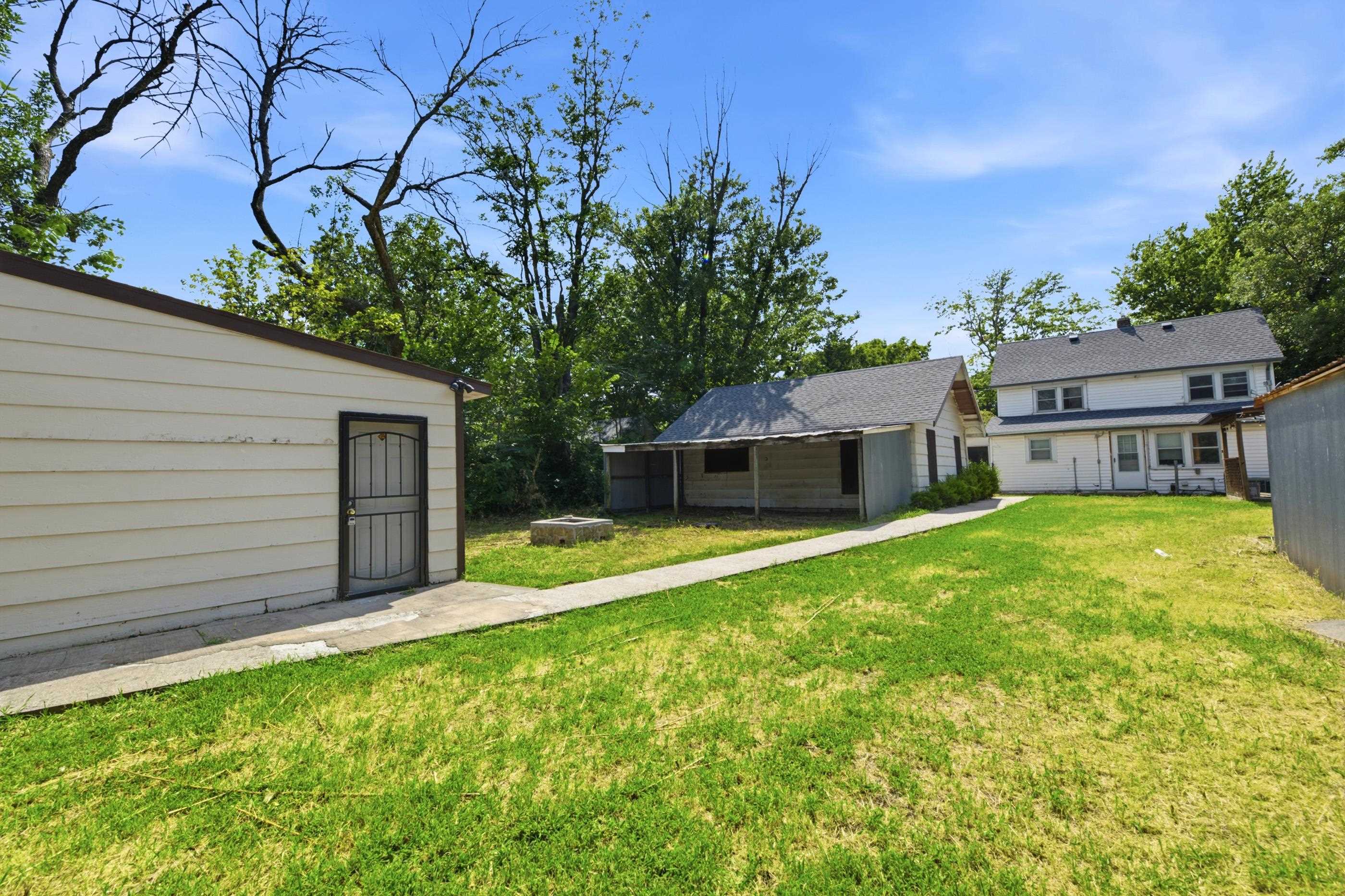 1128 N Custer Ave Property Photo 25